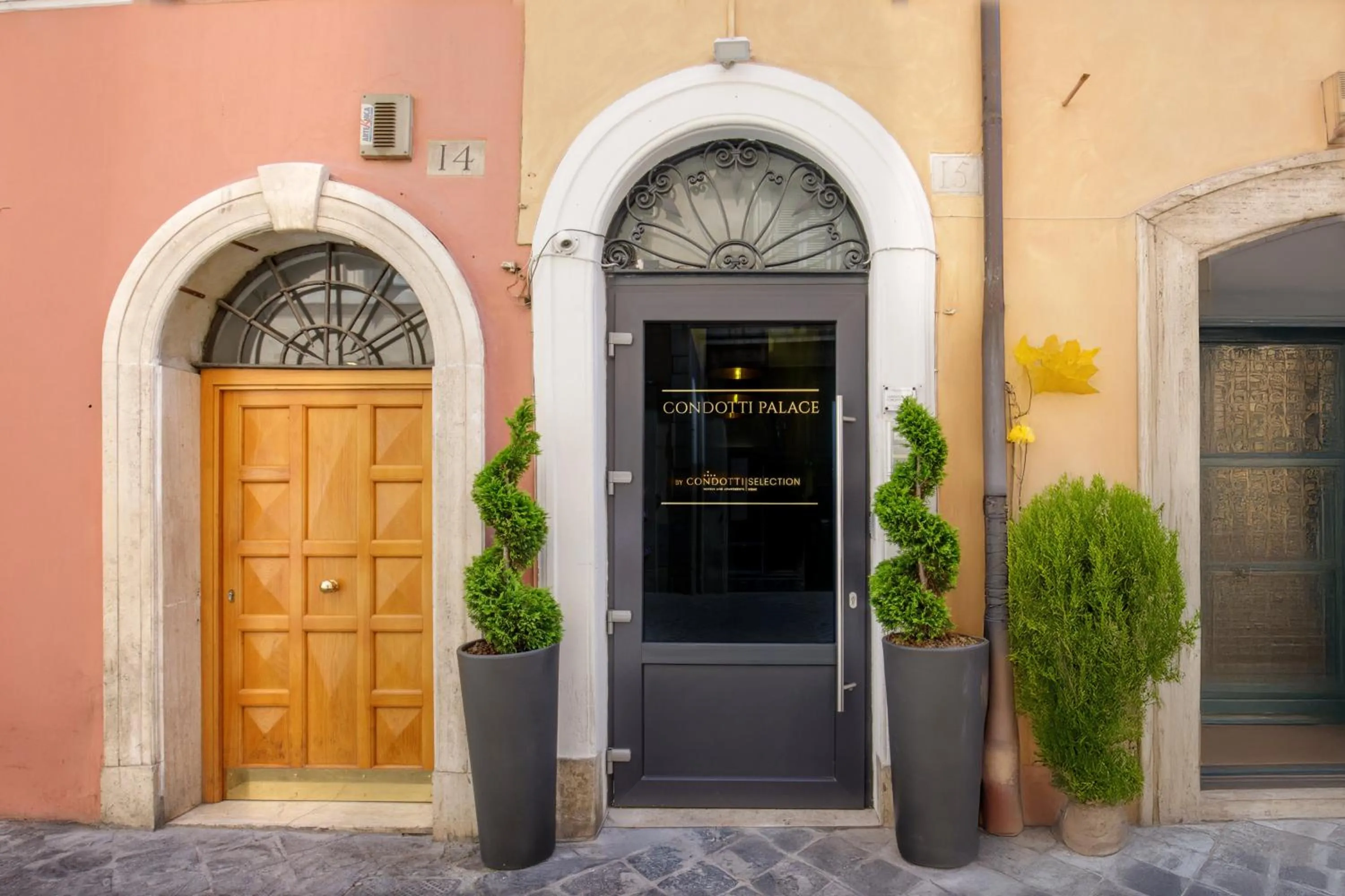 Property building in Condotti Palace