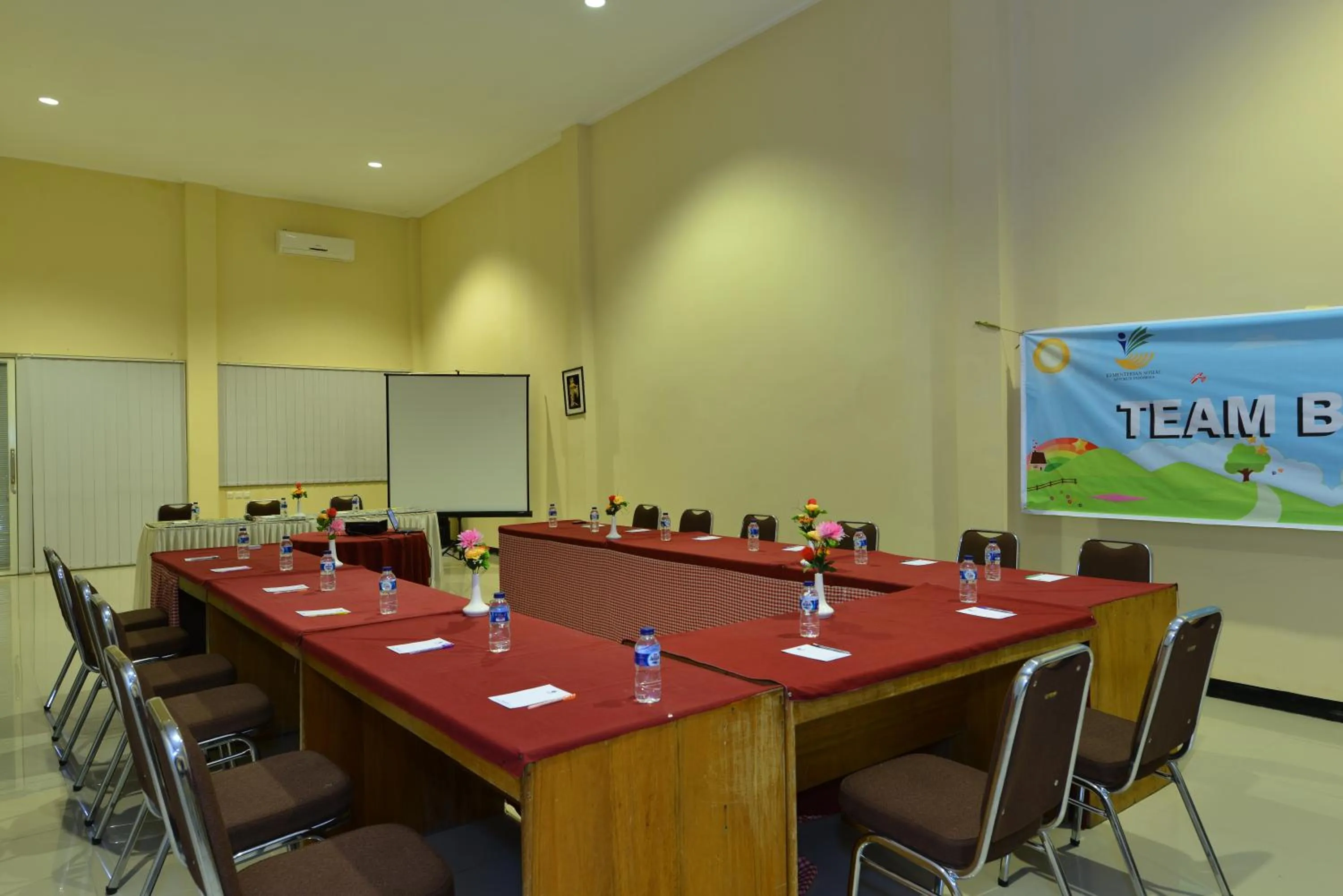 Meeting/conference room in Amazing Beach Resort Palu