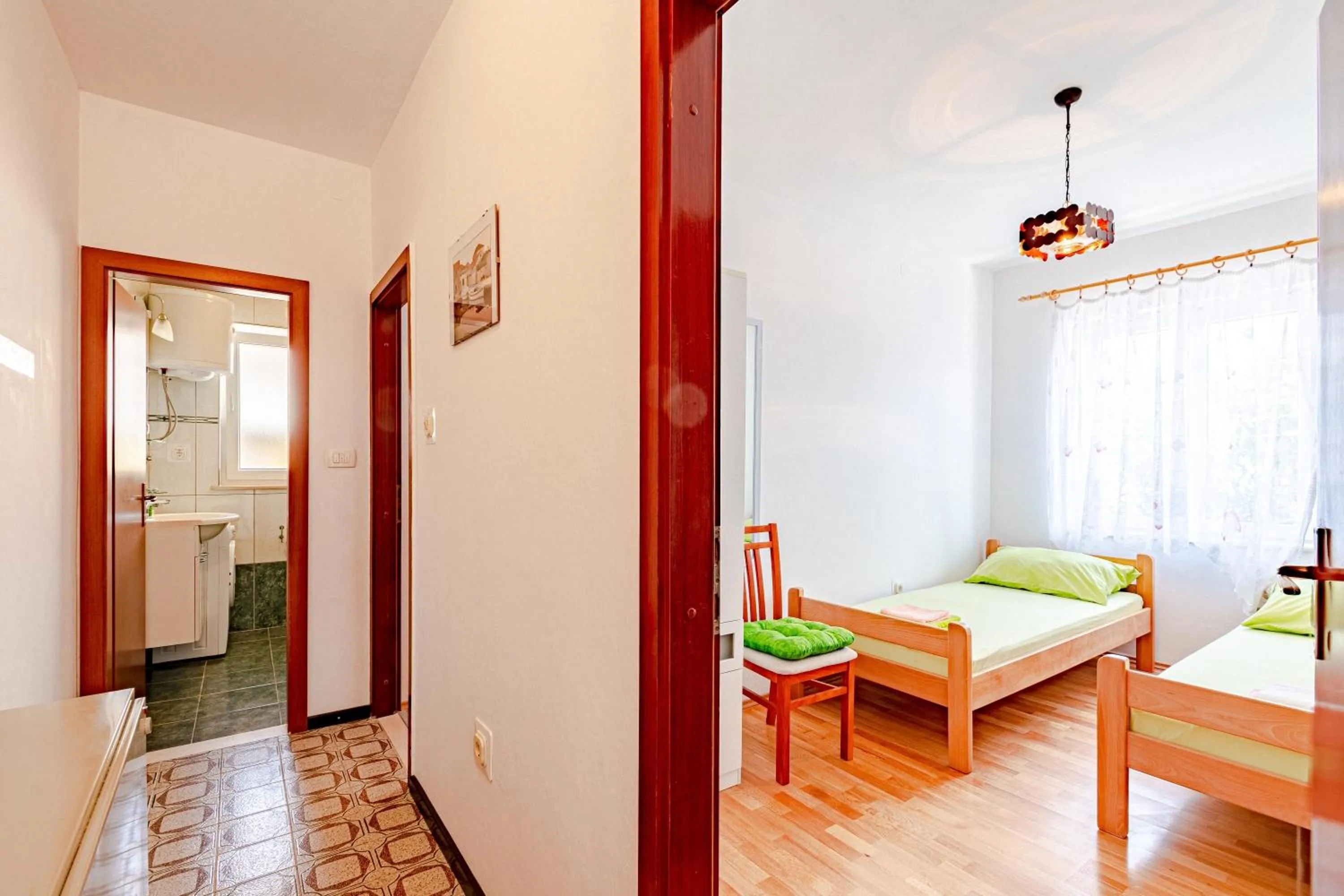 Bed in Apartments Siri, 1 min walk to the beach
