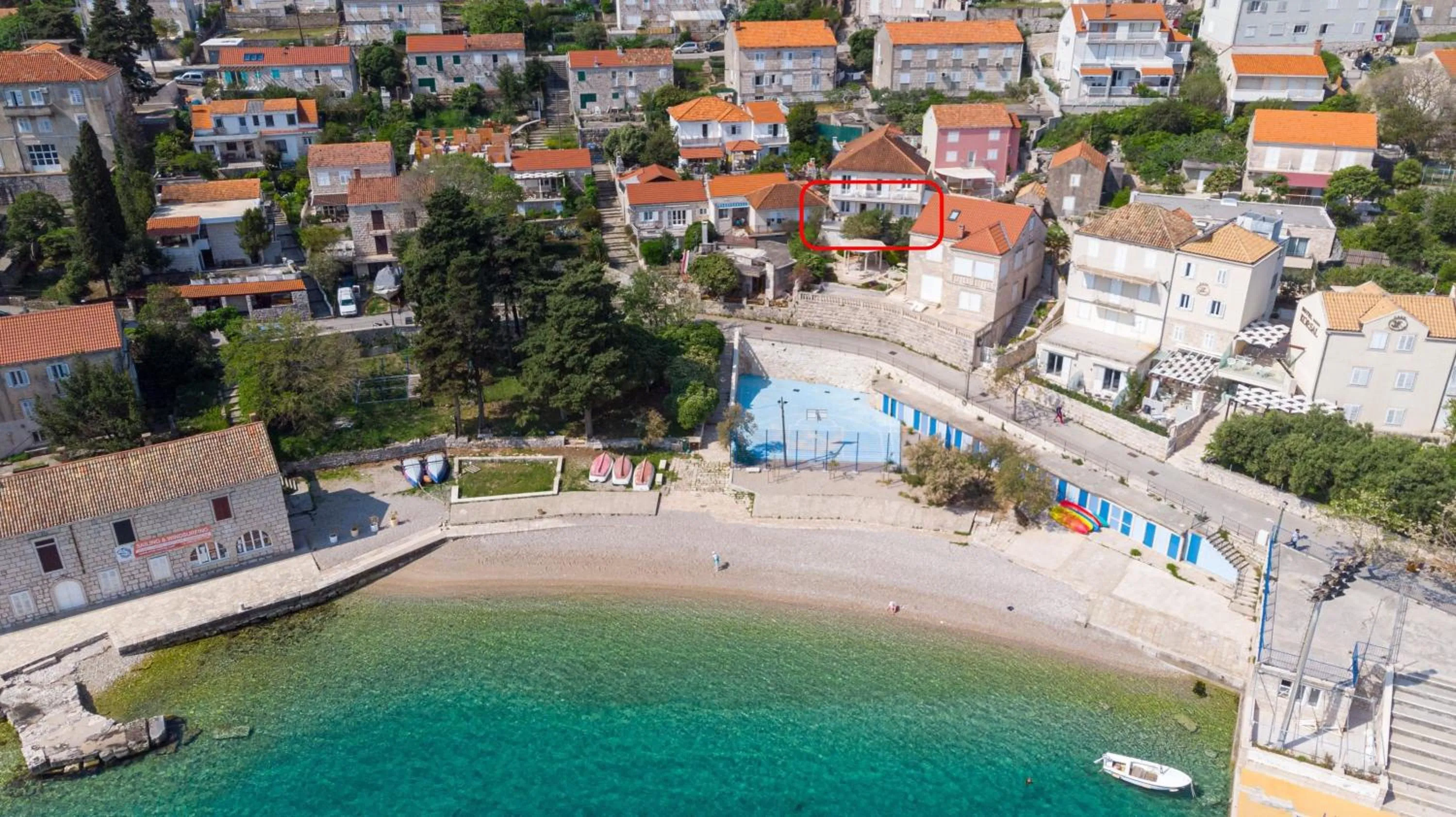 Property building in Apartments Siri, 1 min walk to the beach