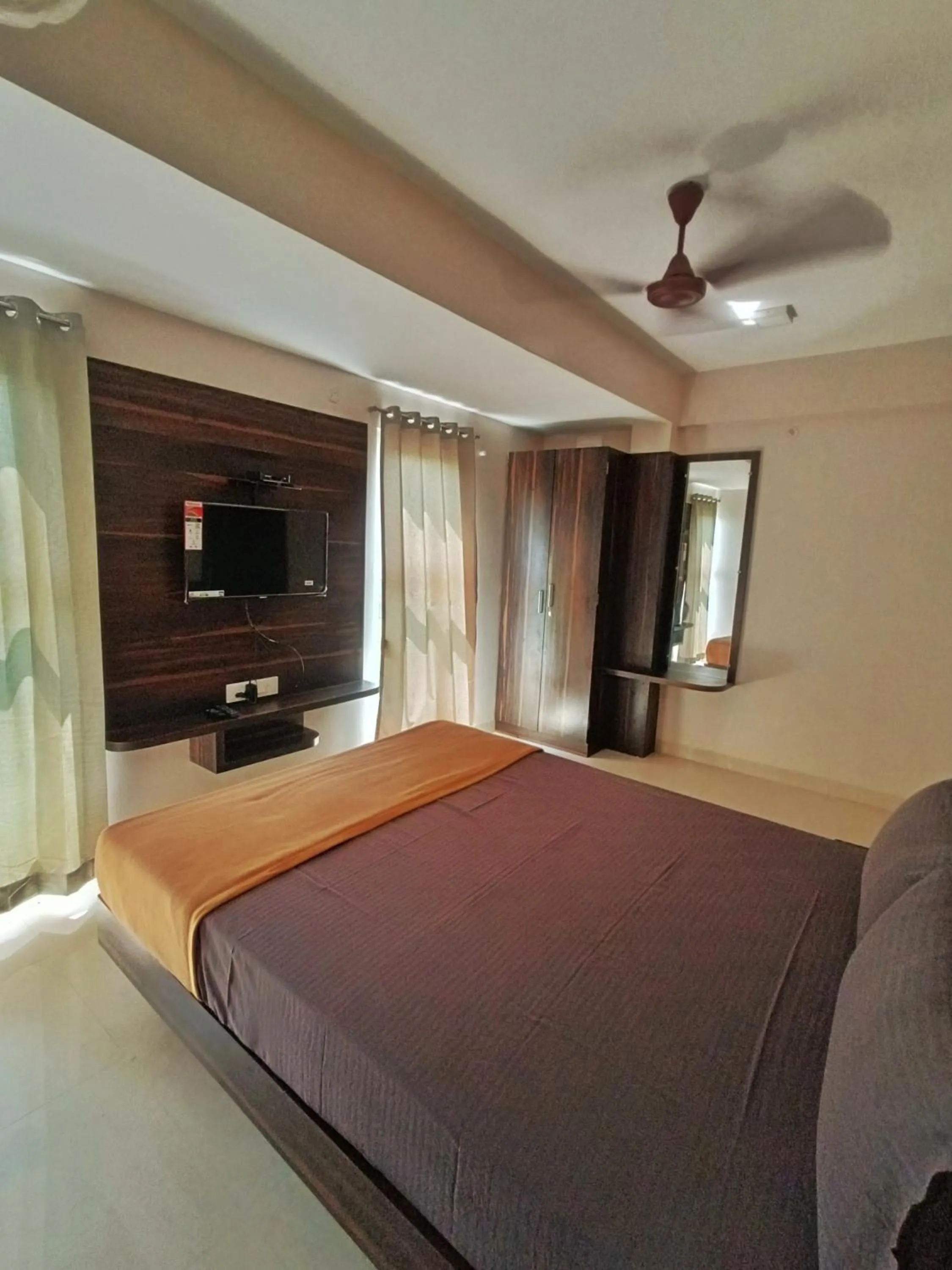 TV and multimedia, Bed in Hotel ESSENCE