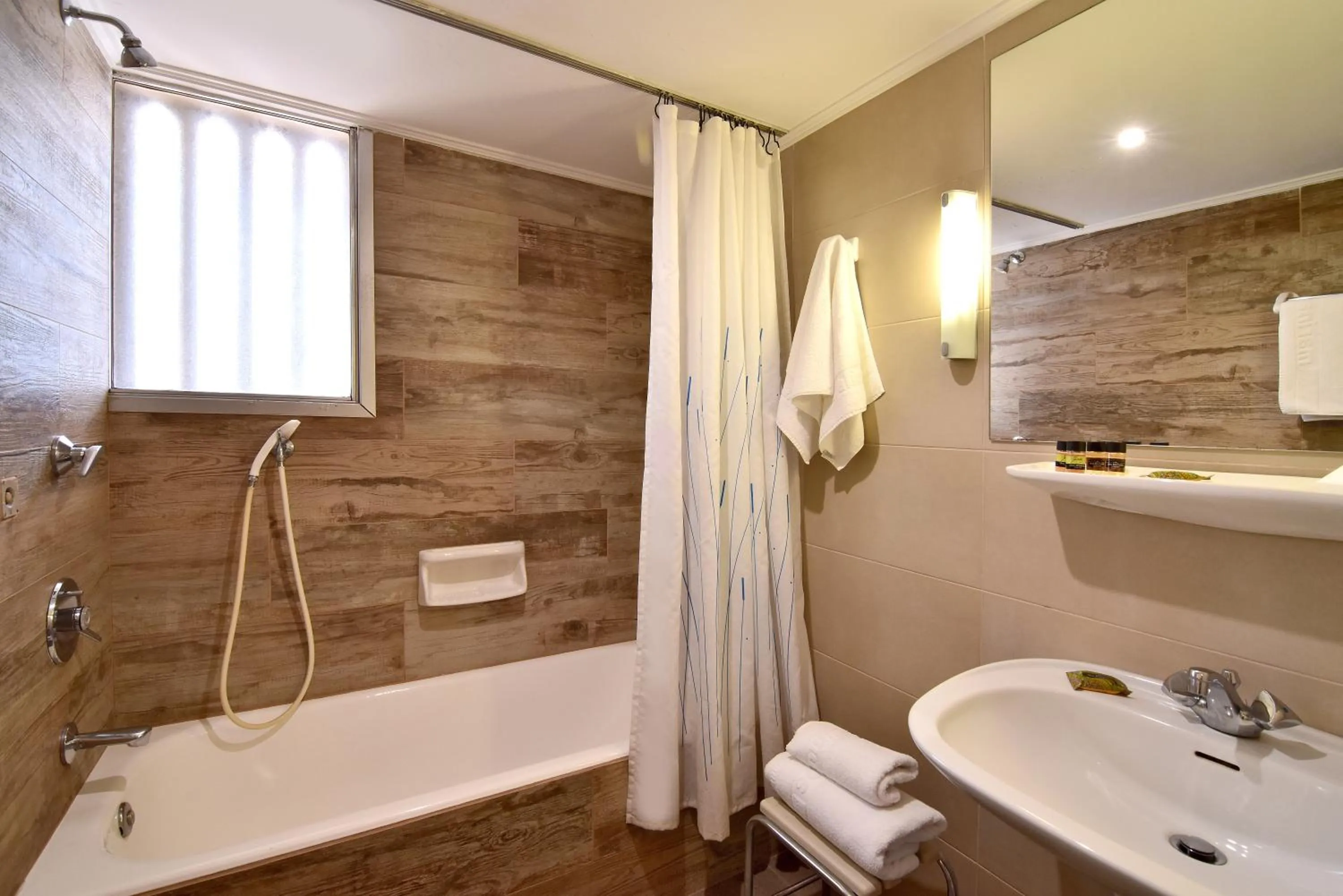 Toilet in Marina Alimos Hotel Apartments