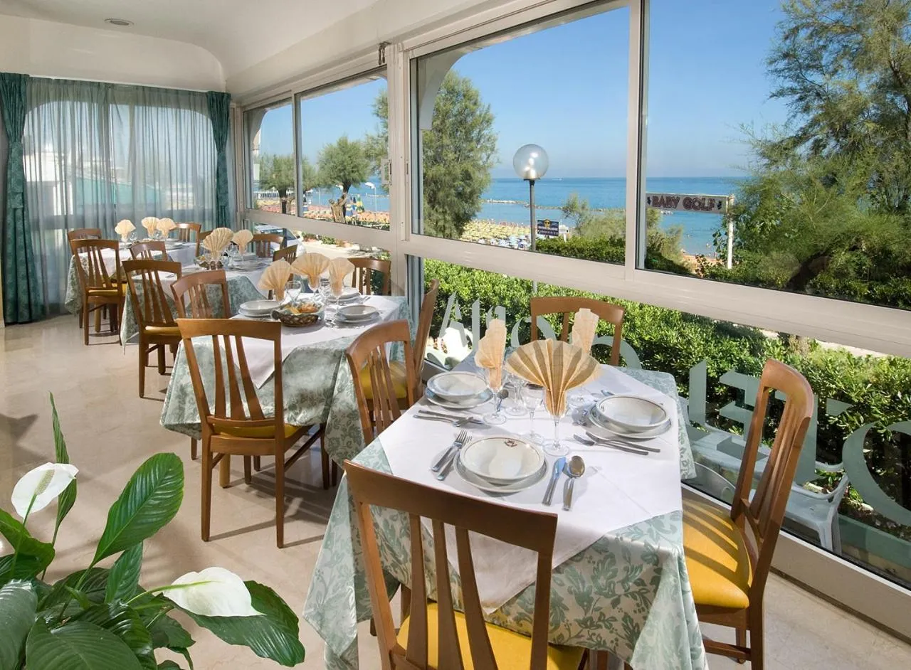 Restaurant/places to eat in Hotel Gloria