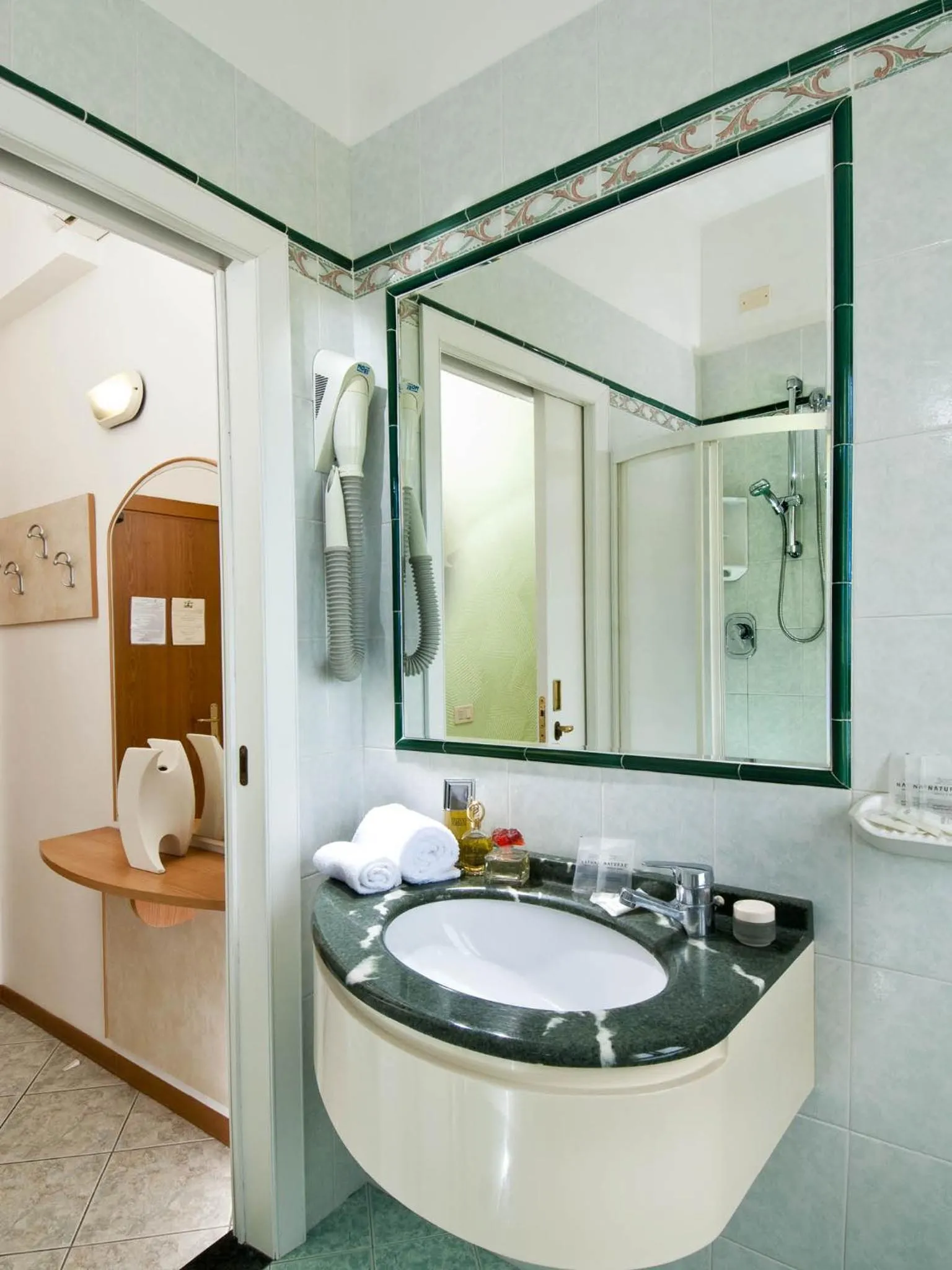 Toilet in Hotel Gloria