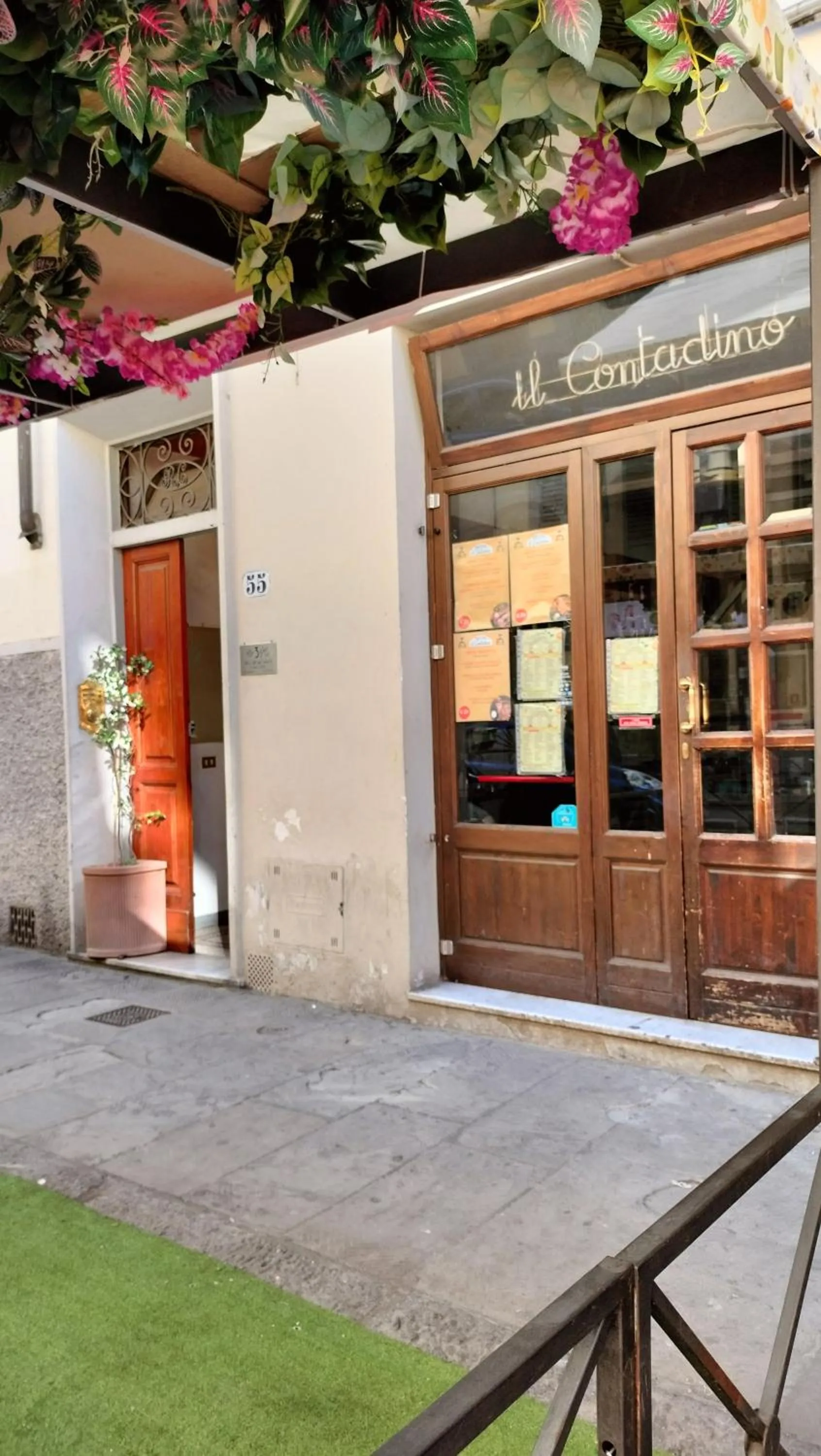 Property building in BB Tre Gigli Firenze stazione, via Palazzuolo 55