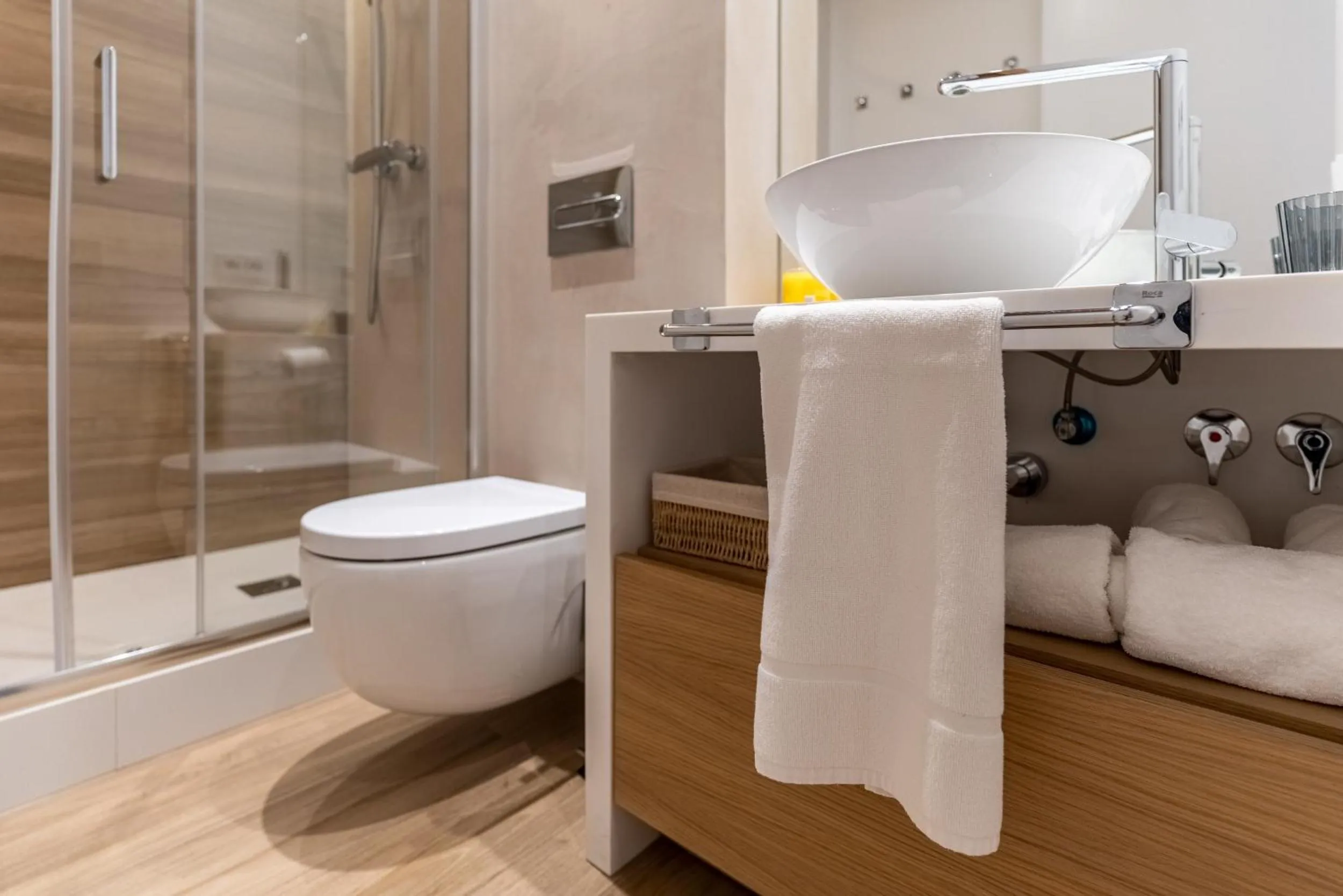 Shower in Tendillas Plaza