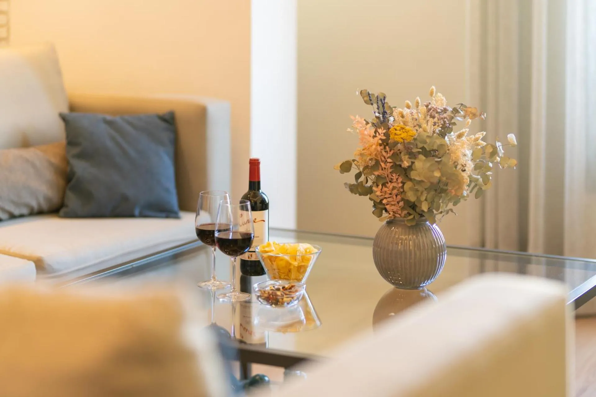 Living room in Tendillas Plaza