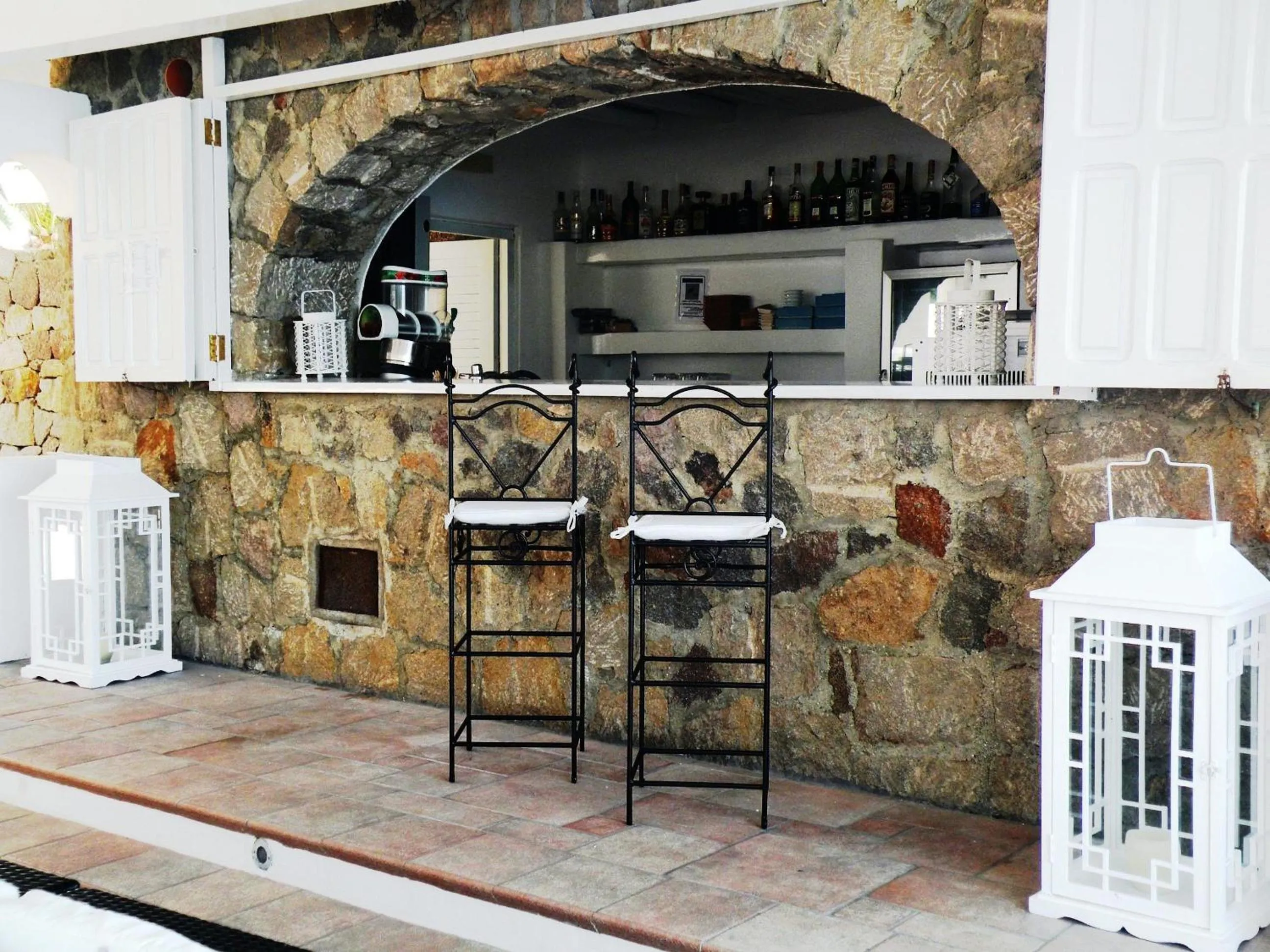 Lounge or bar in La Piazza Luxury Hotel & Spa