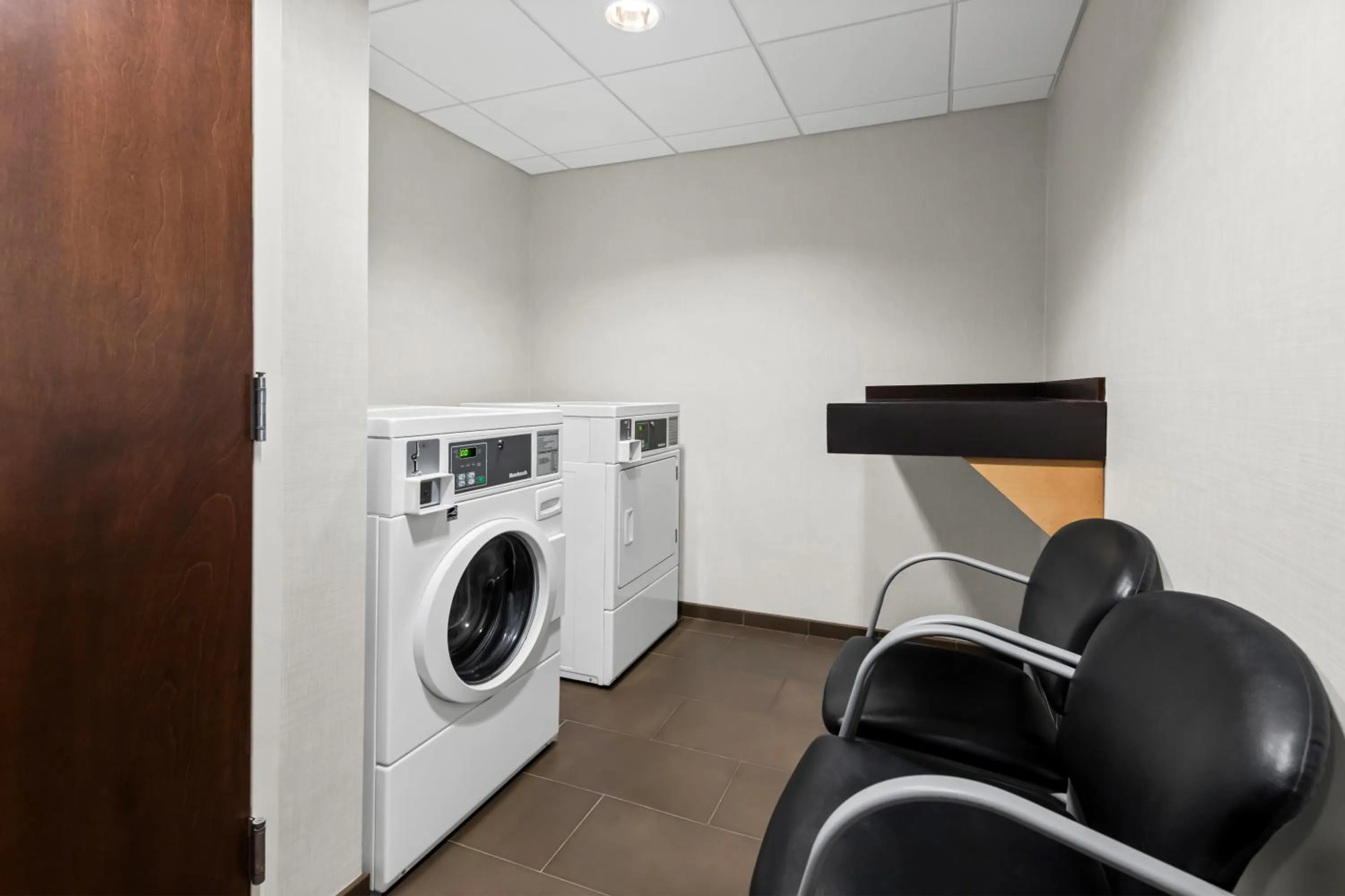 laundry in Comfort Inn Sylva - Cullowhee