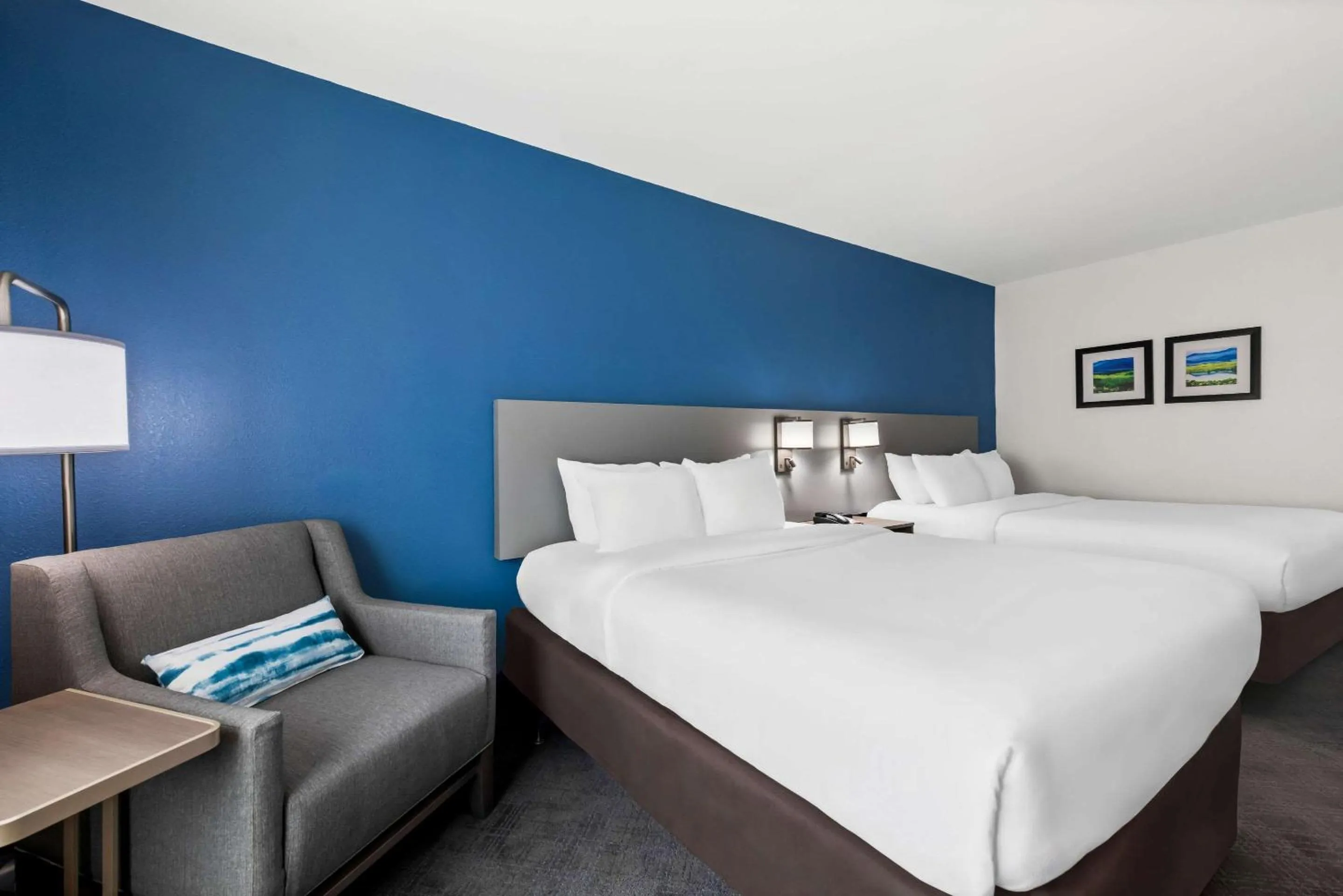 Bedroom, Bed in Comfort Inn Sylva - Cullowhee