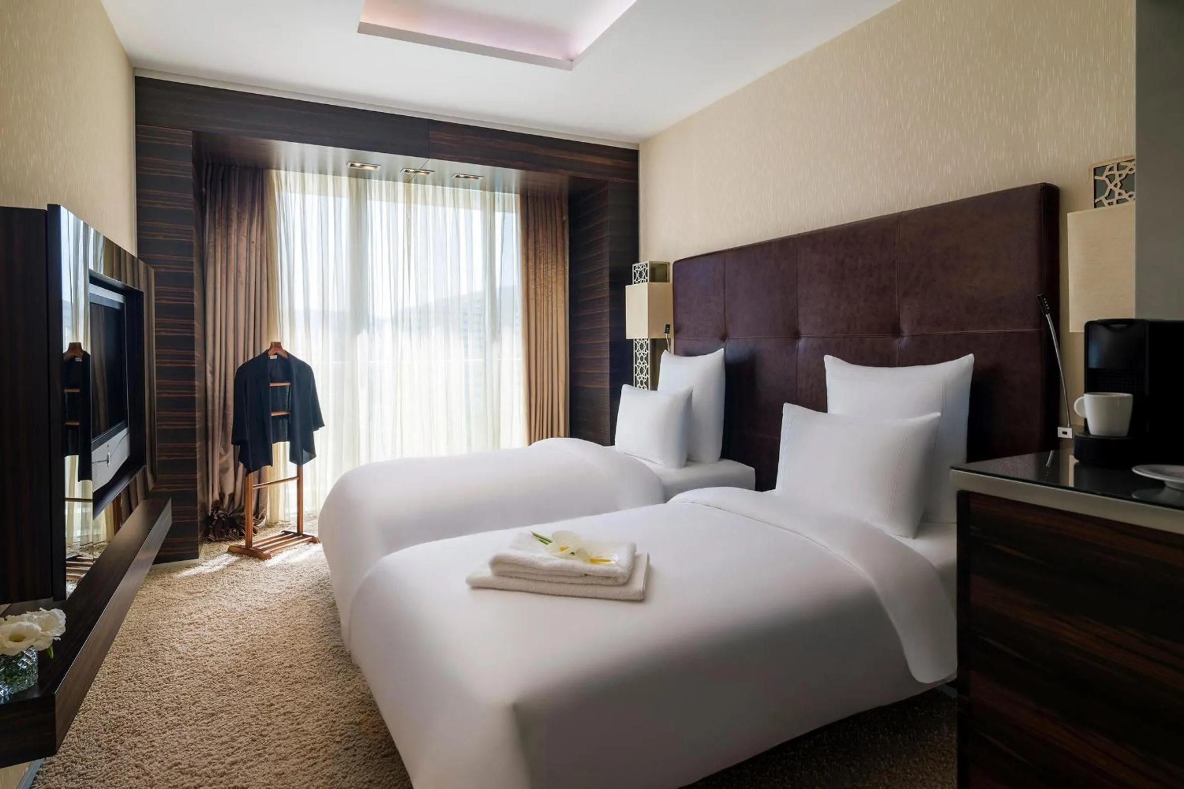 Living room, Bed in Swissotel Buyuk Efes Izmir