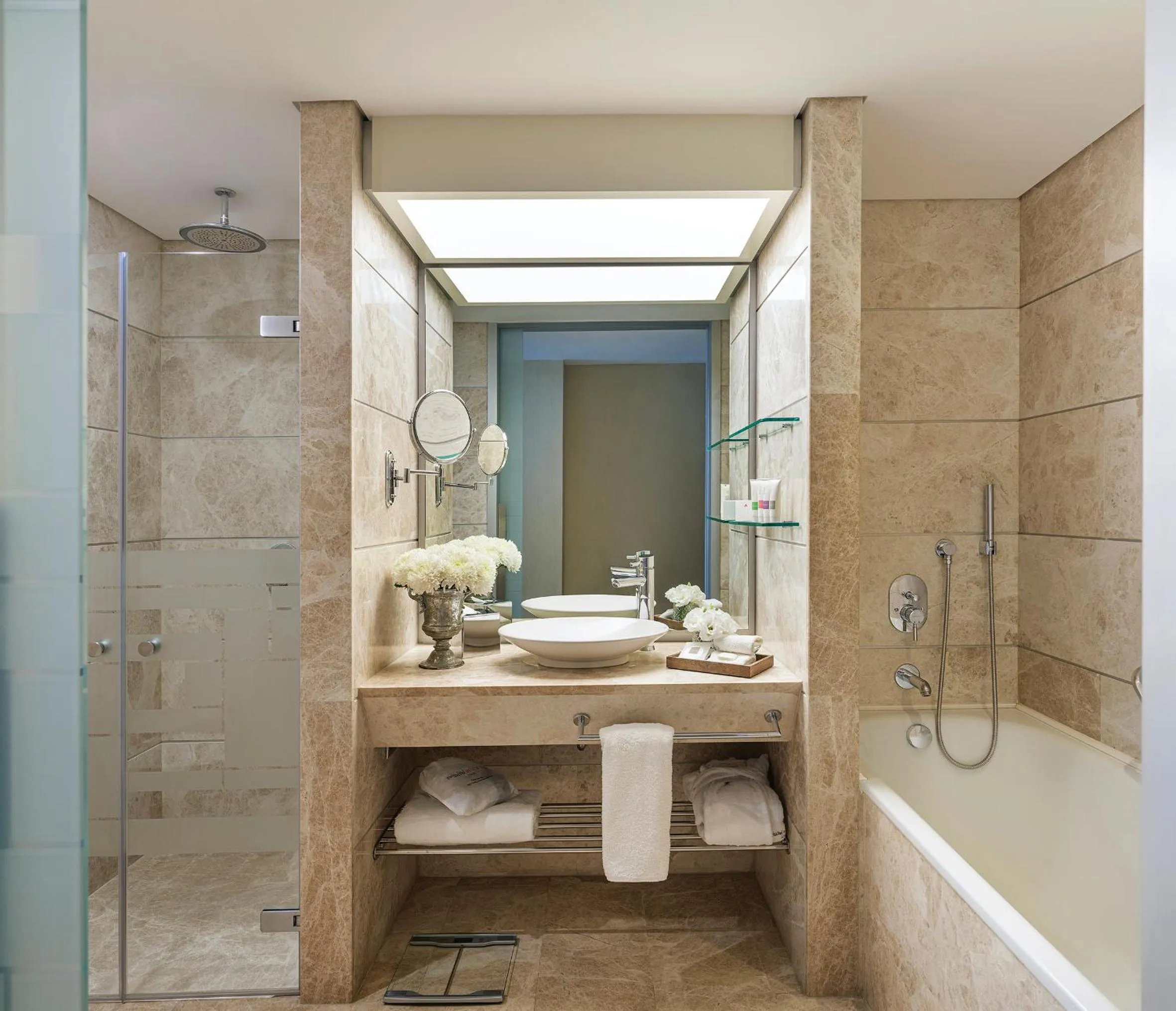 Shower in Swissotel Buyuk Efes Izmir