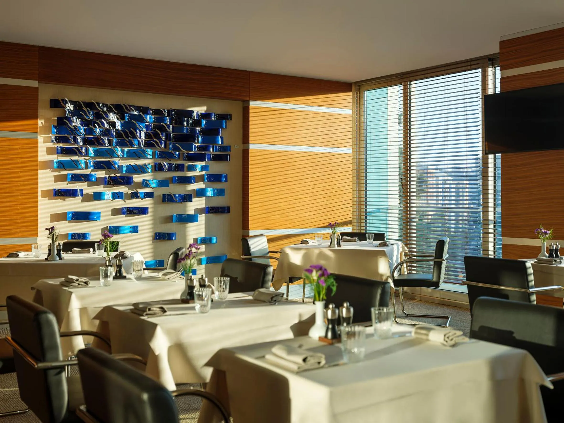 Lounge or bar in Swissotel Buyuk Efes Izmir