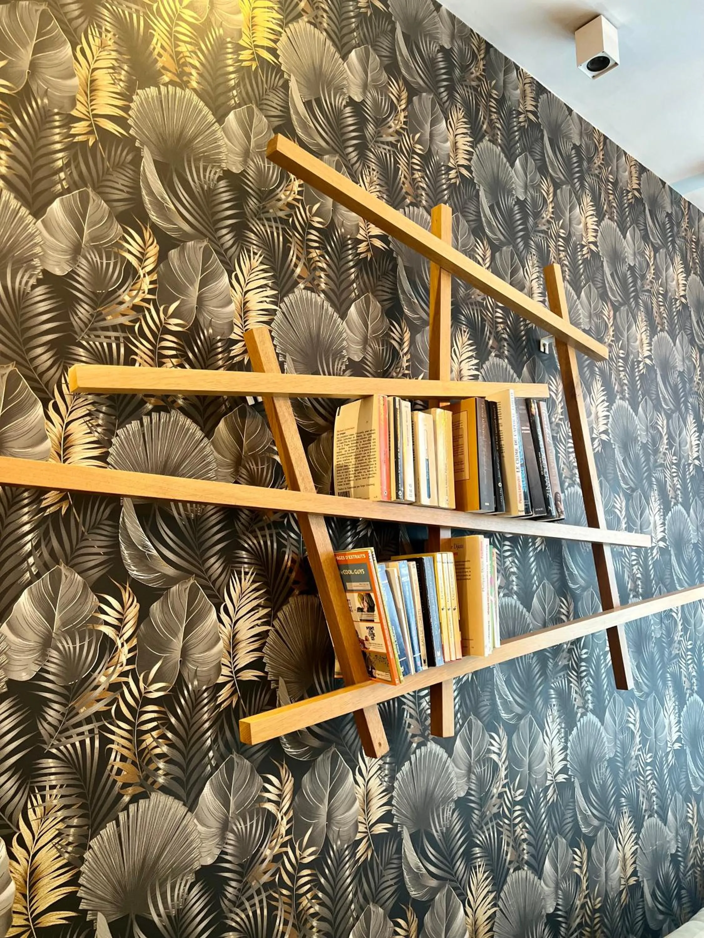 Property building in Kyriad Paris 18 - Porte de Clignancourt - Montmartre