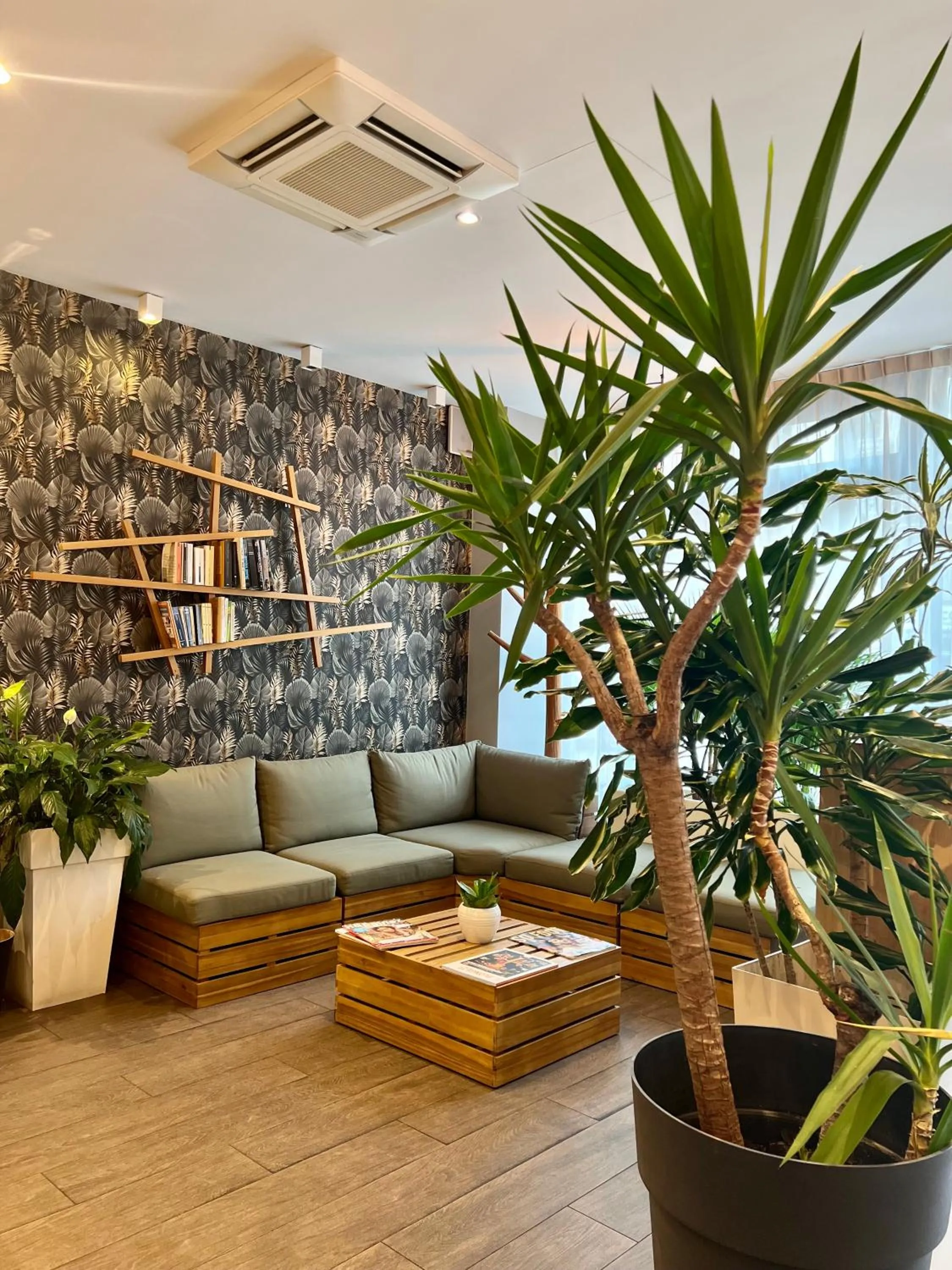 Property building in Kyriad Paris 18 - Porte de Clignancourt - Montmartre