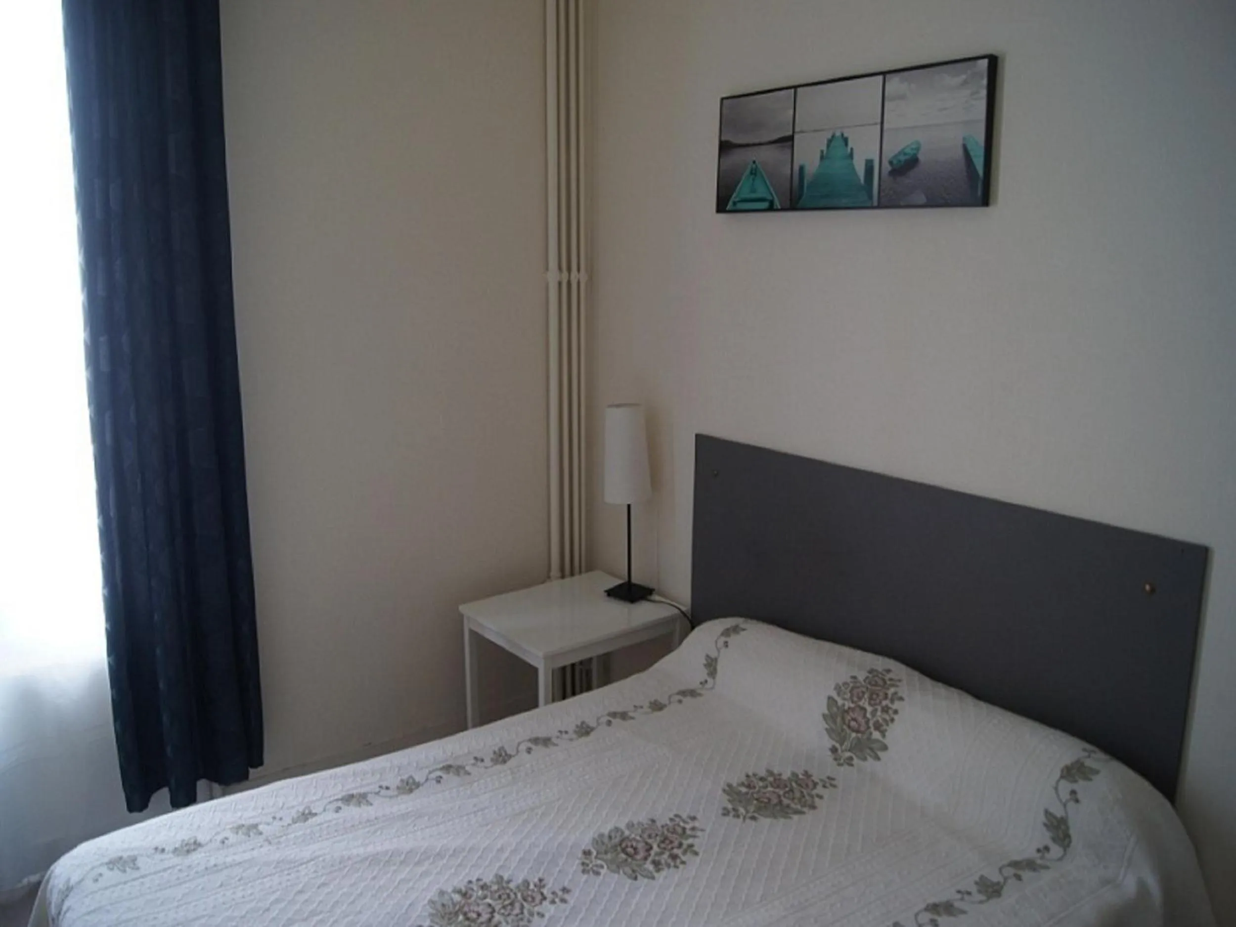 Bed in Hôtel Moderne