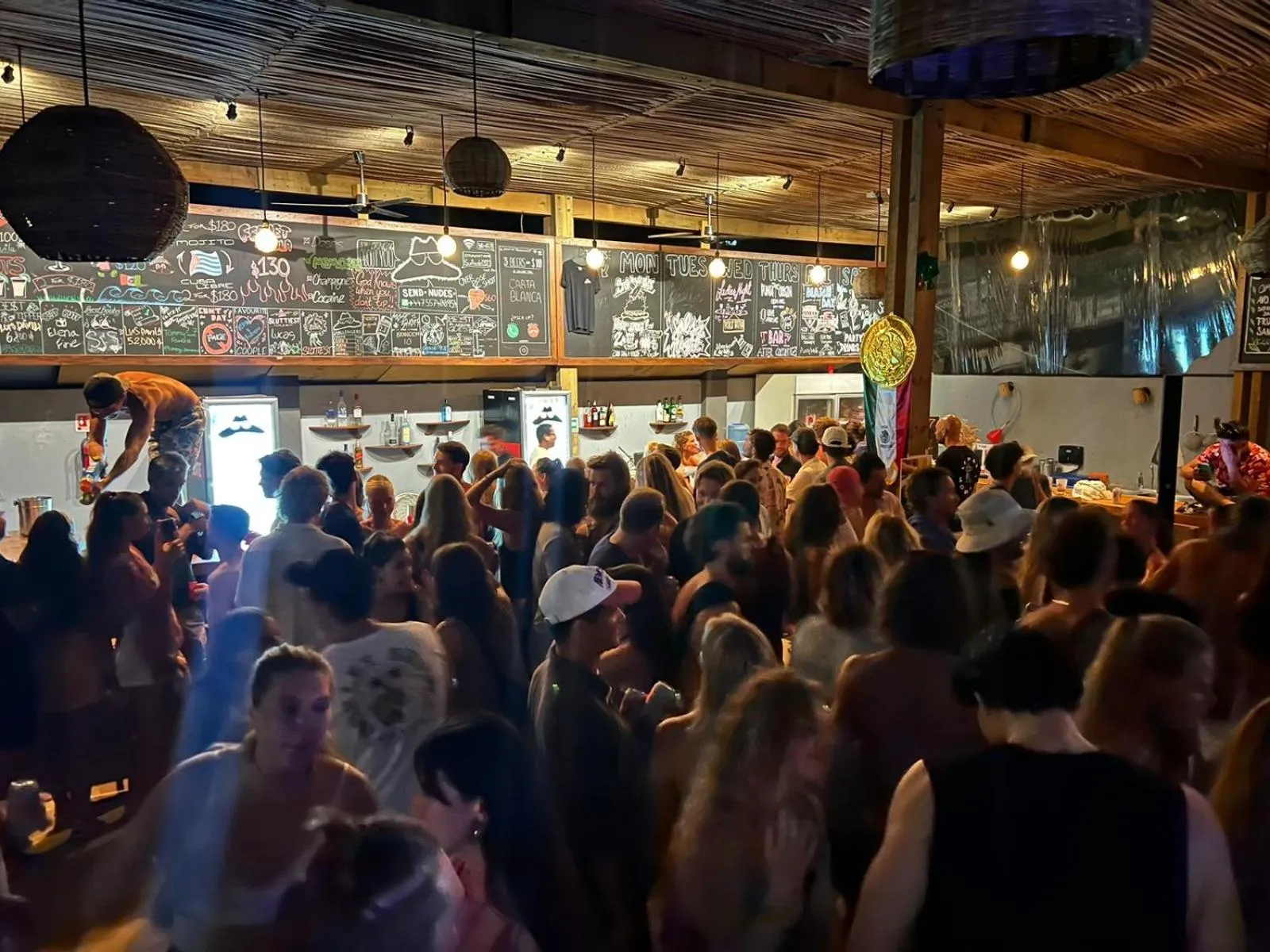 Property building in Straw Hat Surf Hostel & Bar