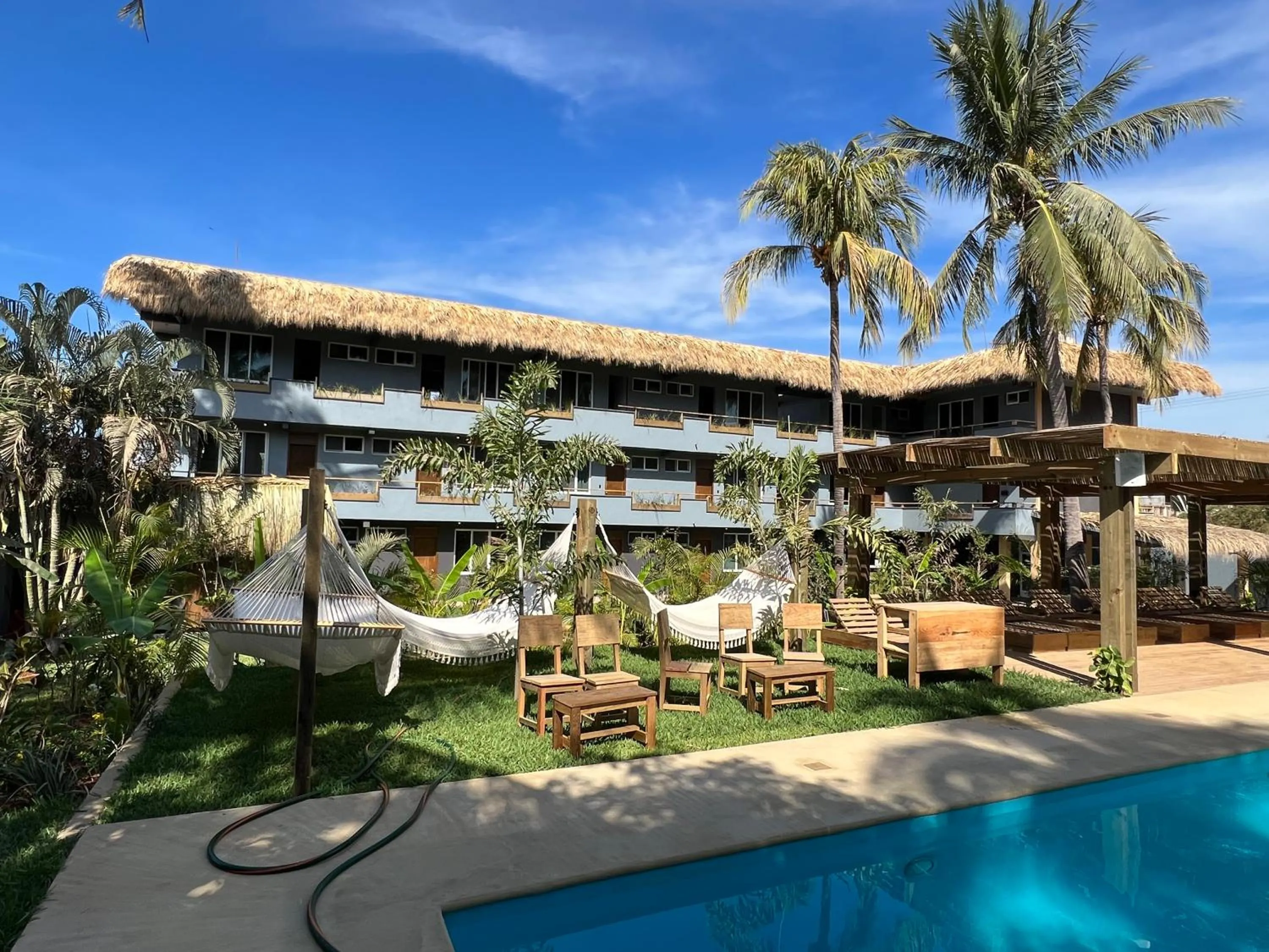 Property building in Straw Hat Surf Hostel & Bar