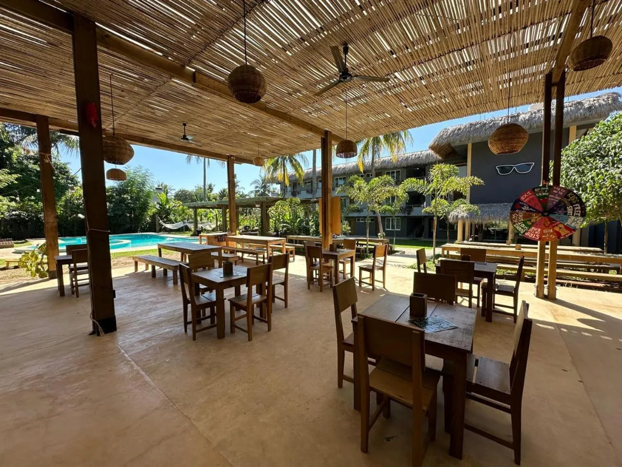 Property building in Straw Hat Surf Hostel & Bar