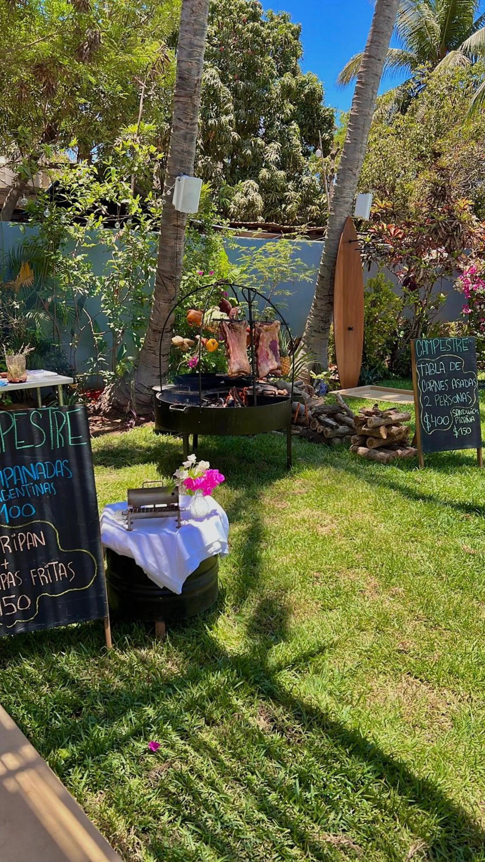 Garden in Straw Hat Surf Hostel & Bar