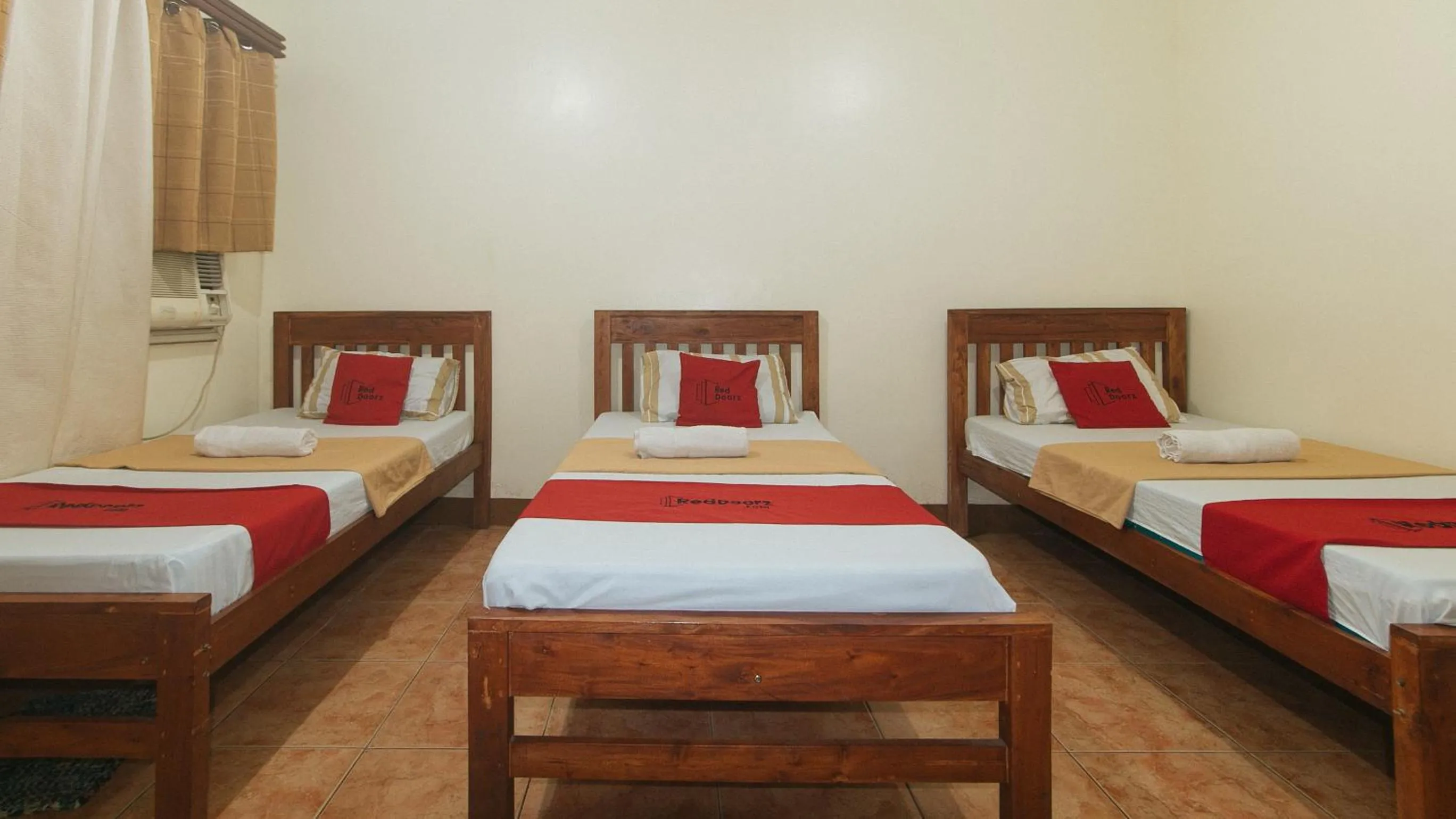 Bed in RedDoorz @ Plaza La Paz Iloilo City