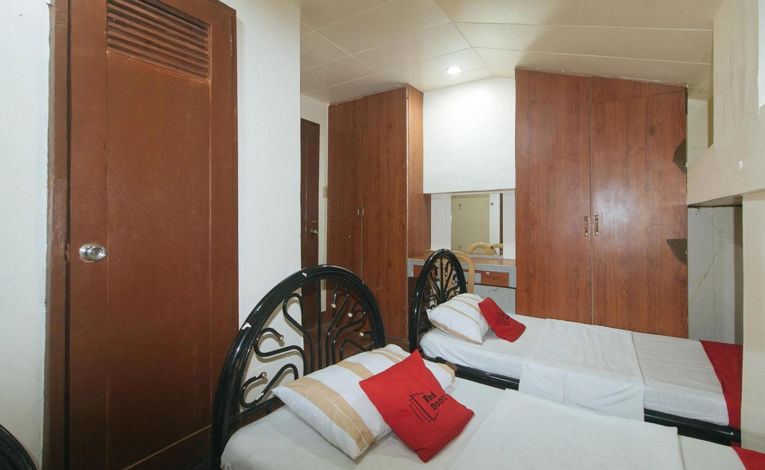 Bed in RedDoorz @ Plaza La Paz Iloilo City