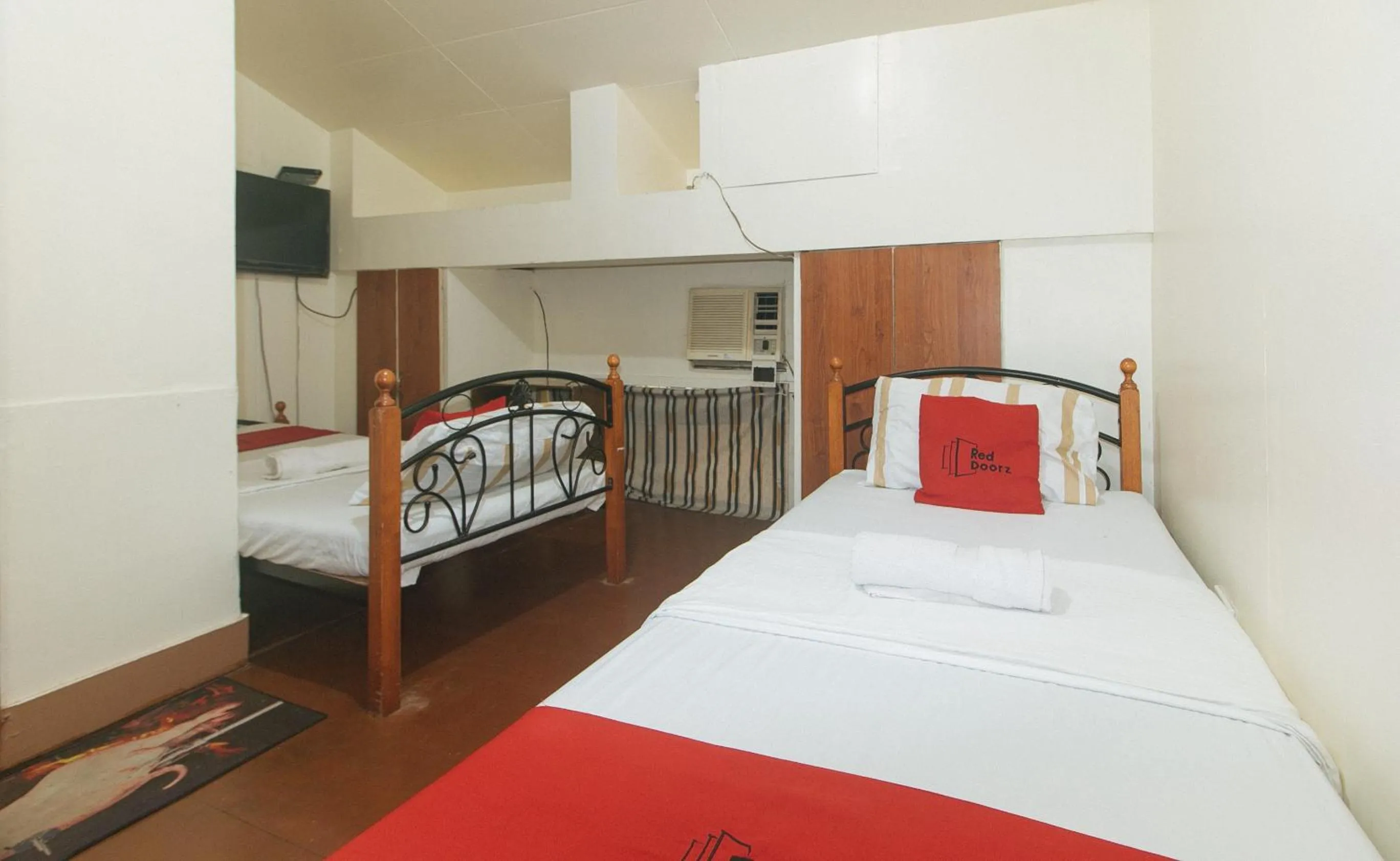 Bed in RedDoorz @ Plaza La Paz Iloilo City