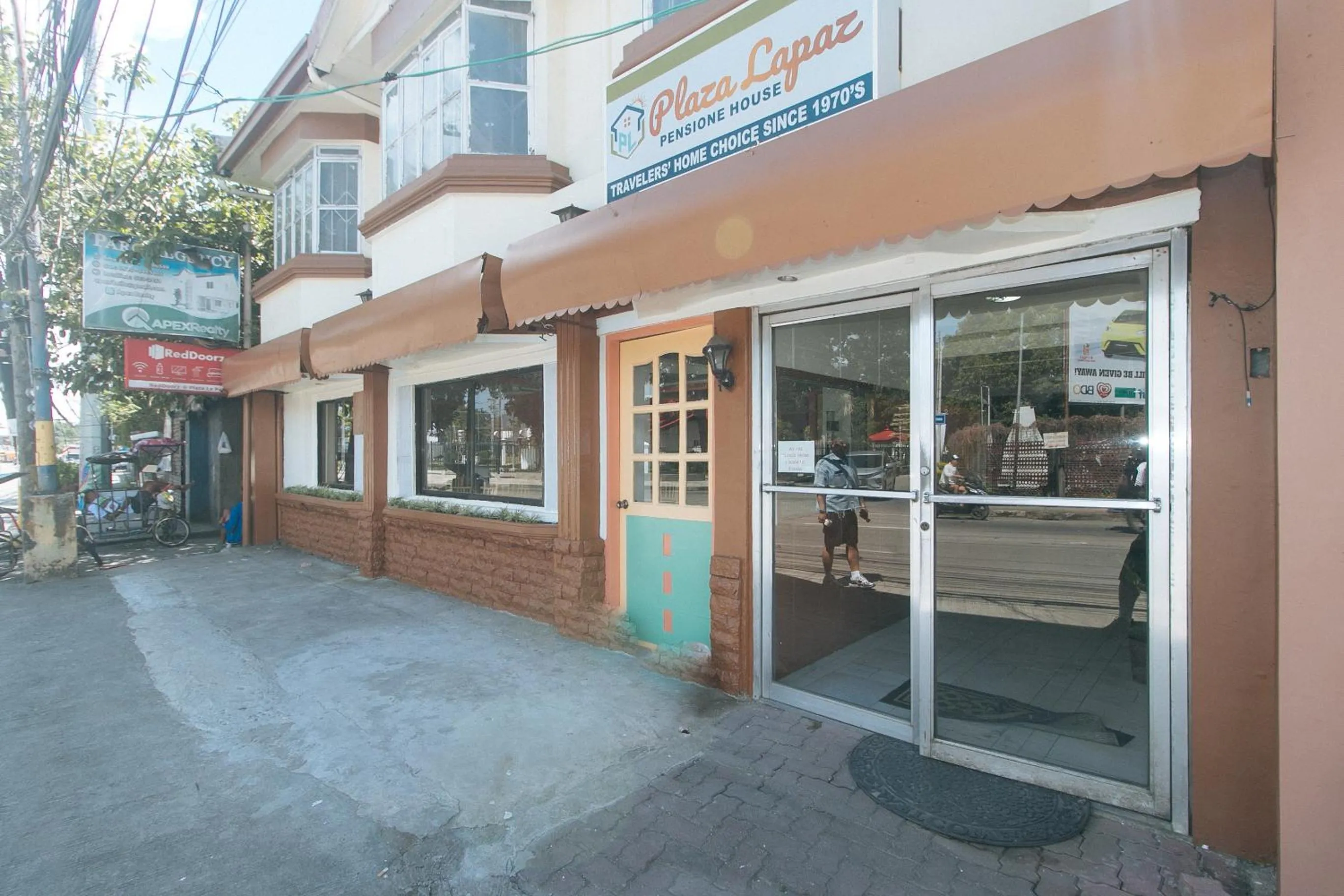 Property building in RedDoorz @ Plaza La Paz Iloilo City