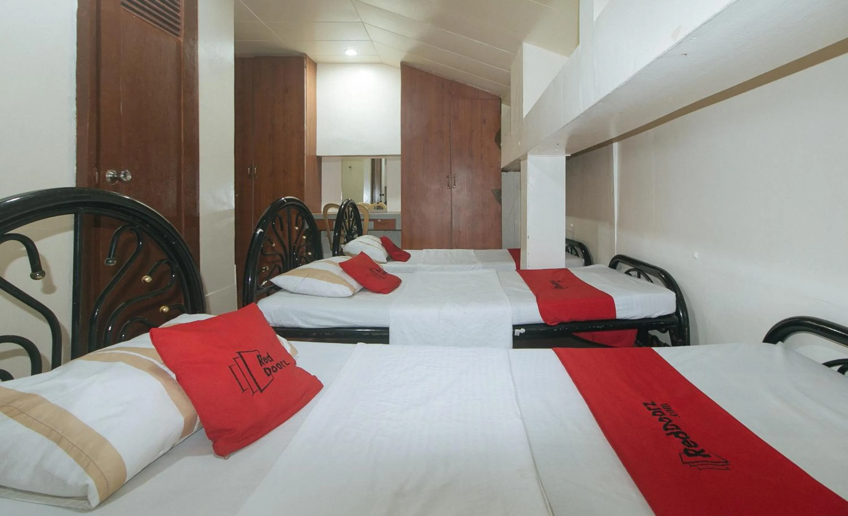 Bed in RedDoorz @ Plaza La Paz Iloilo City