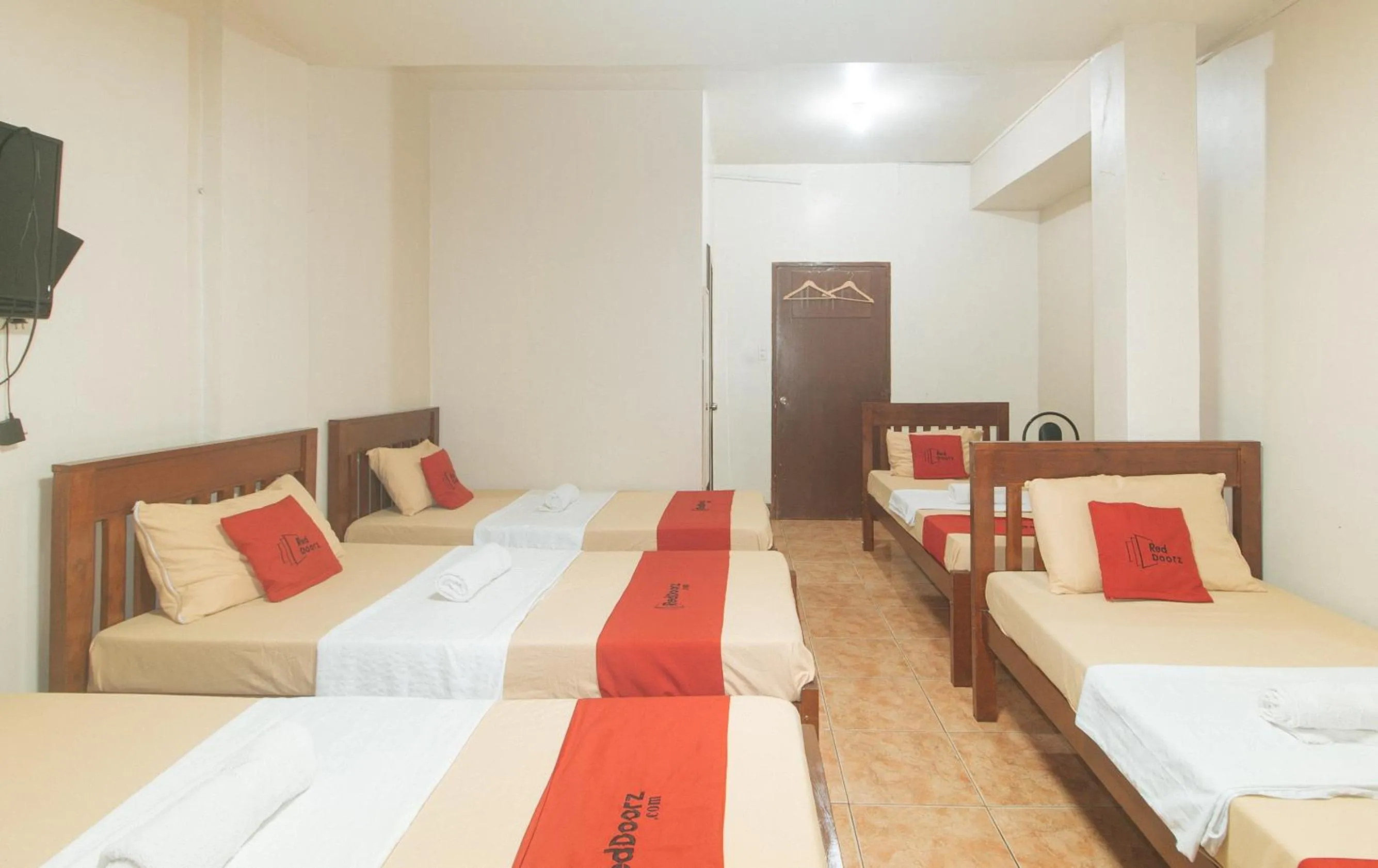 Bed in RedDoorz @ Plaza La Paz Iloilo City