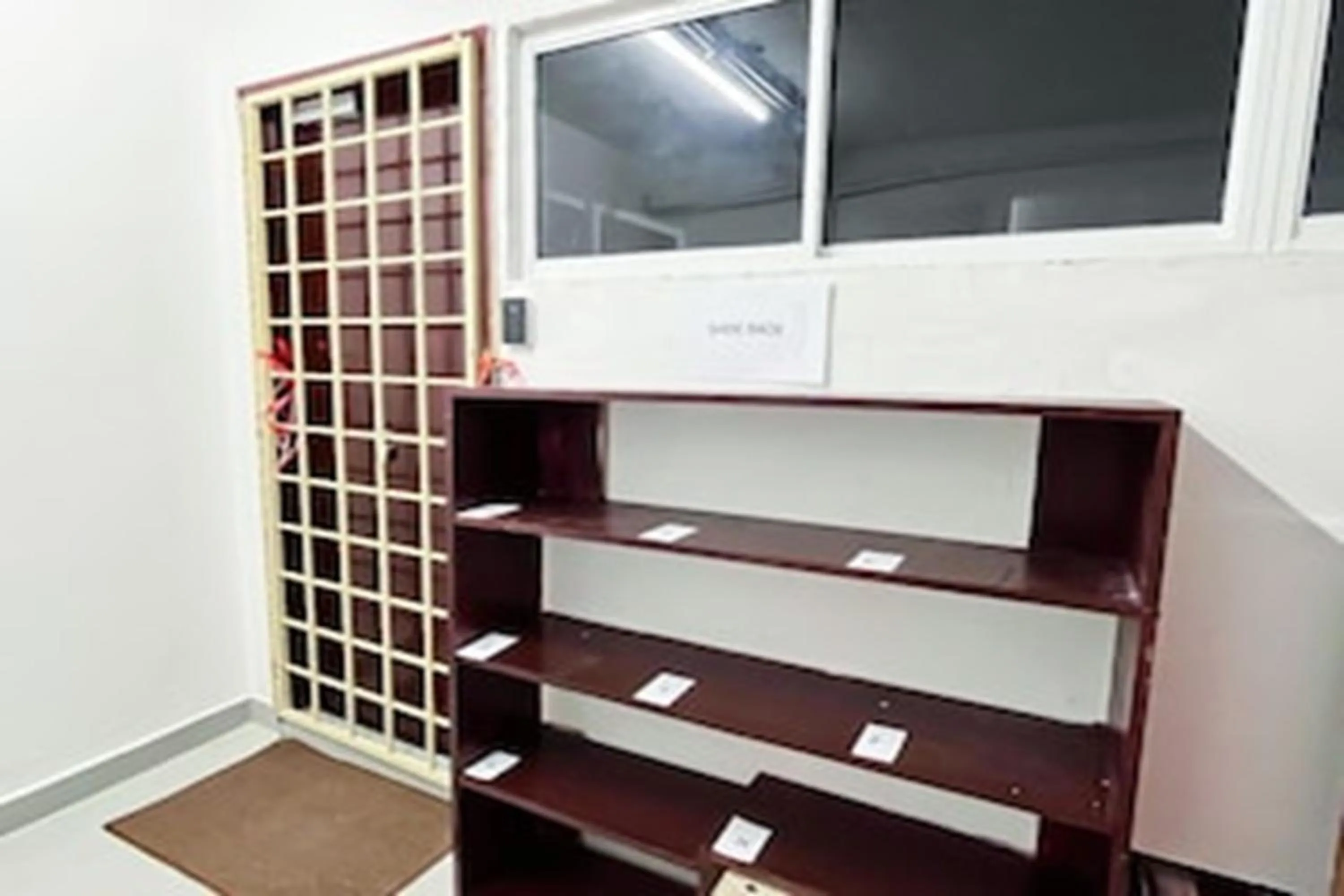 bunk bed in Super OYO 90572 J Hotel Masjid India