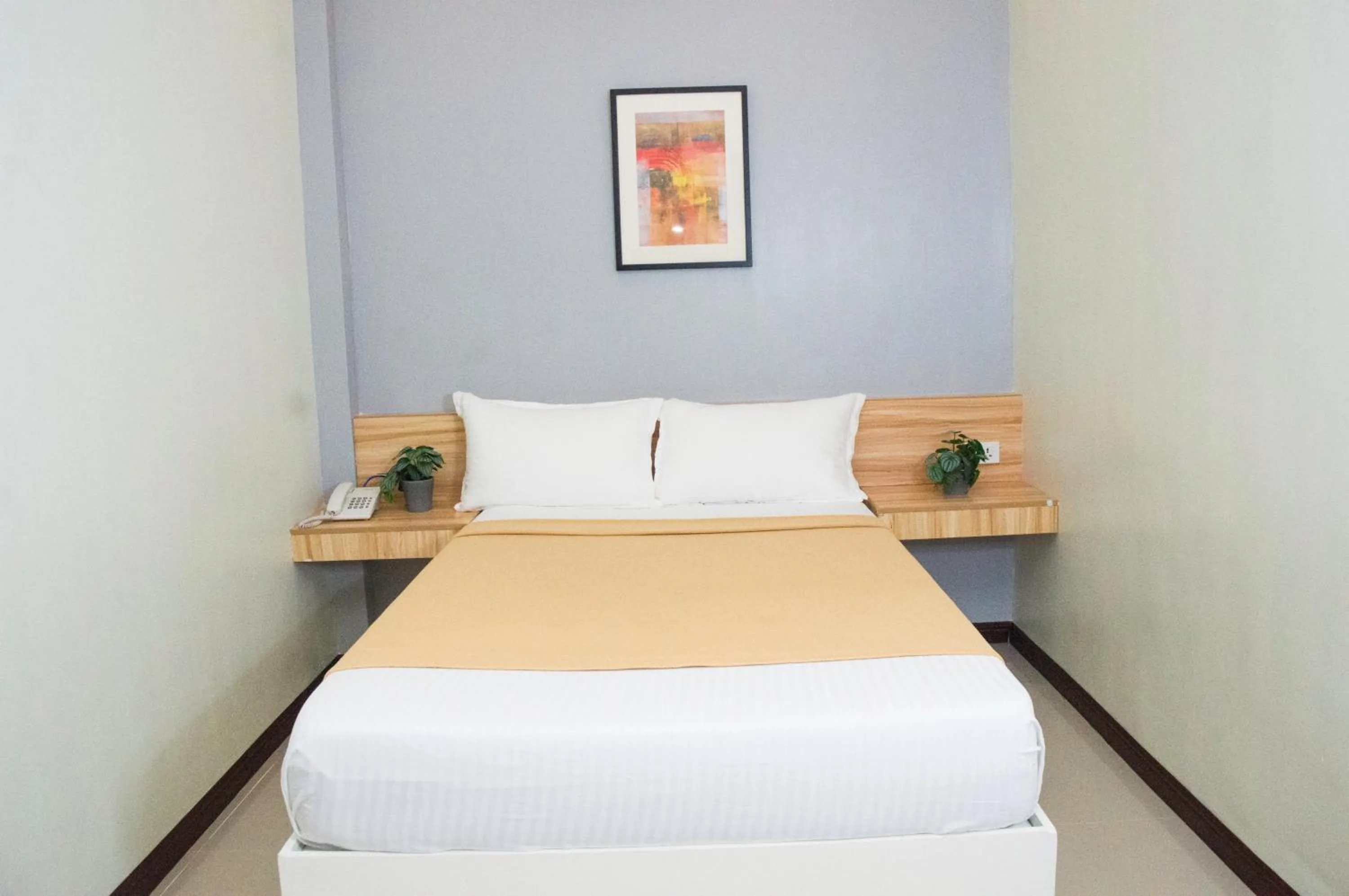 Bedroom in ELTI SUITES By Bluebookers