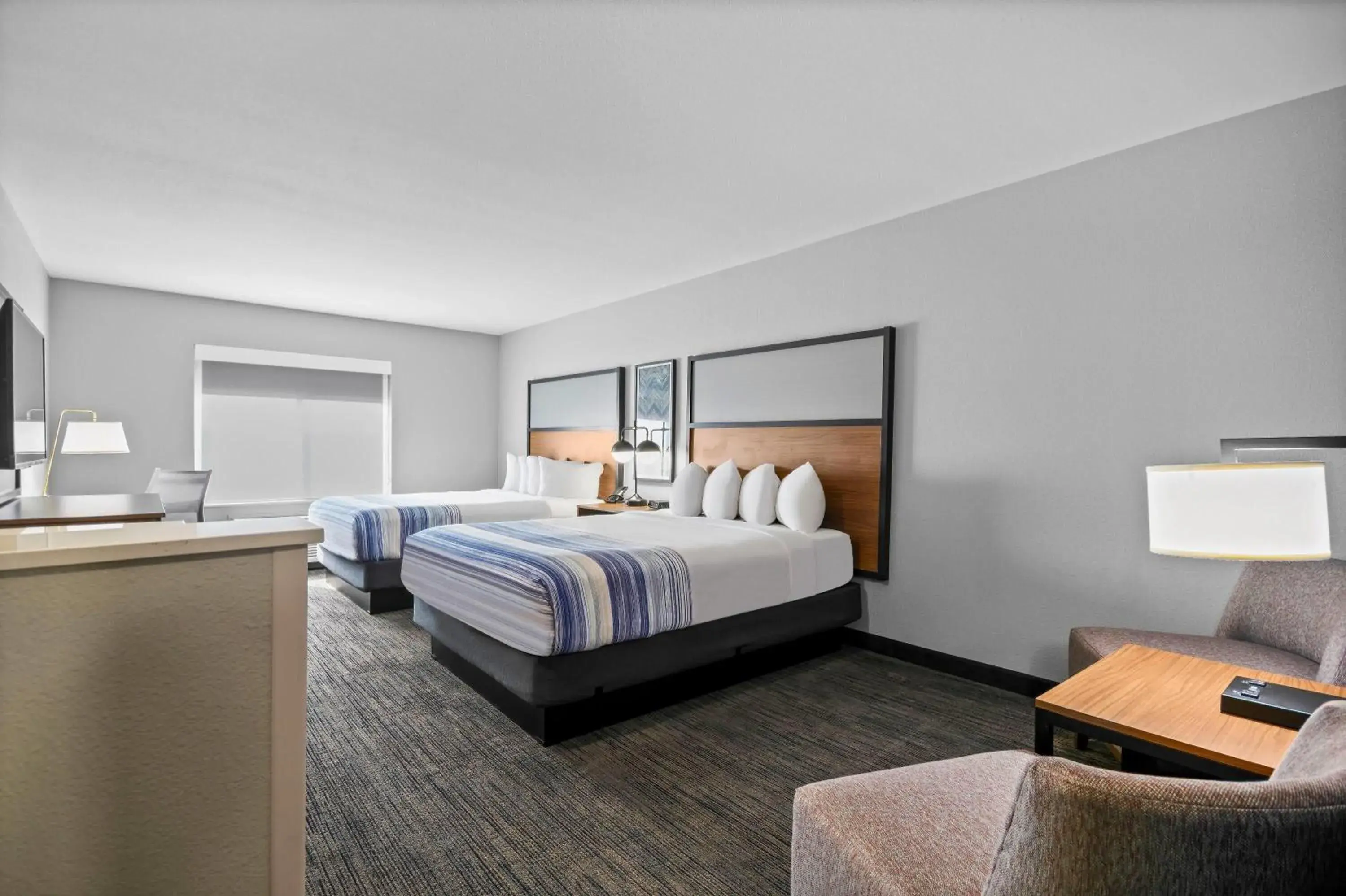 Deluxe Queen Room with Two Queen Beds - Non-Smoking in AmericInn by Wyndham International Falls Deluxe Queen Room with Two Queen Beds - Non-Smoking in AmericInn by Wyndham International Falls