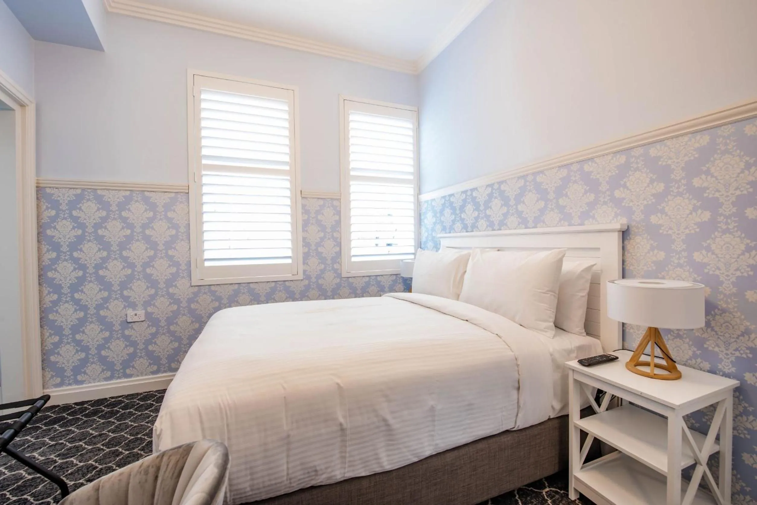 Bedroom, Bed in Bankstown Hotel