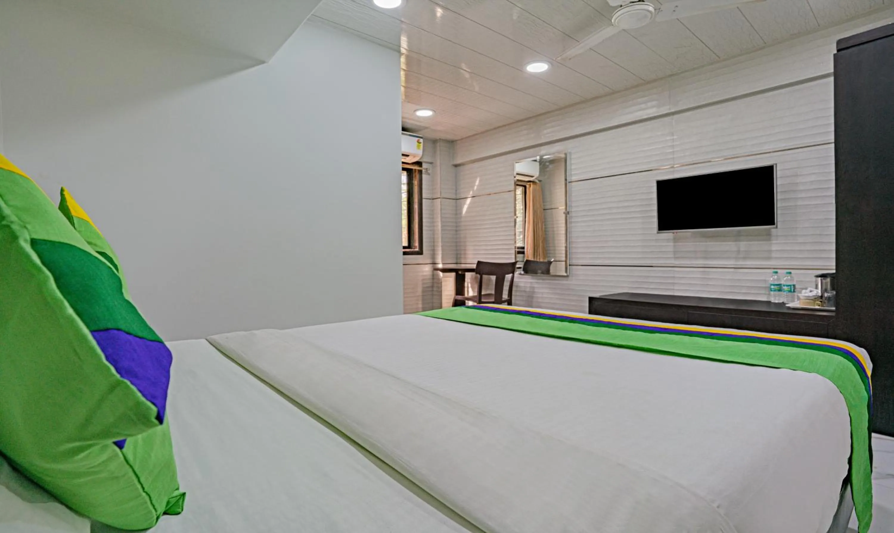 Bedroom, Bed in Treebo Atithi Inn Malad