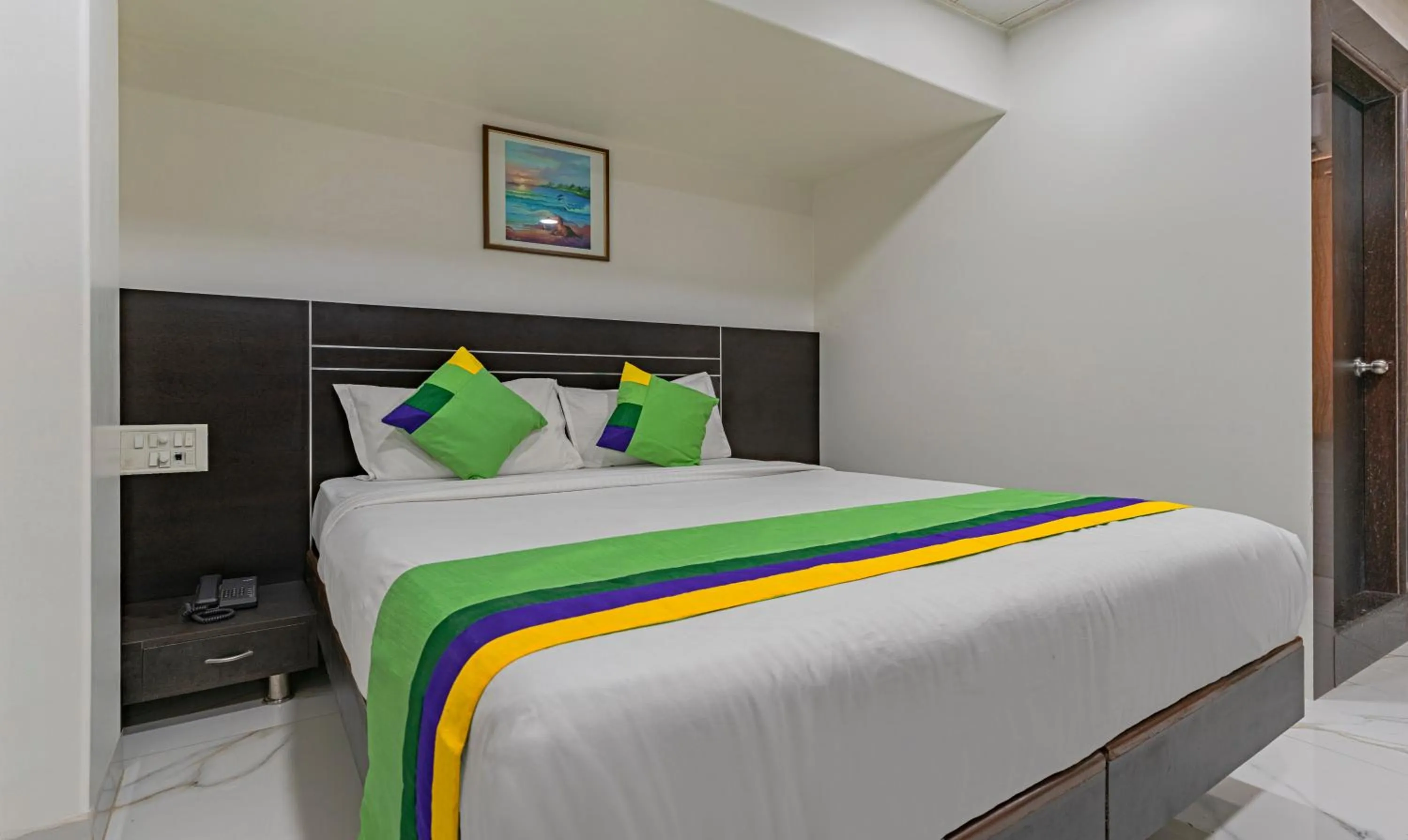 Bedroom, Bed in Treebo Atithi Inn Malad