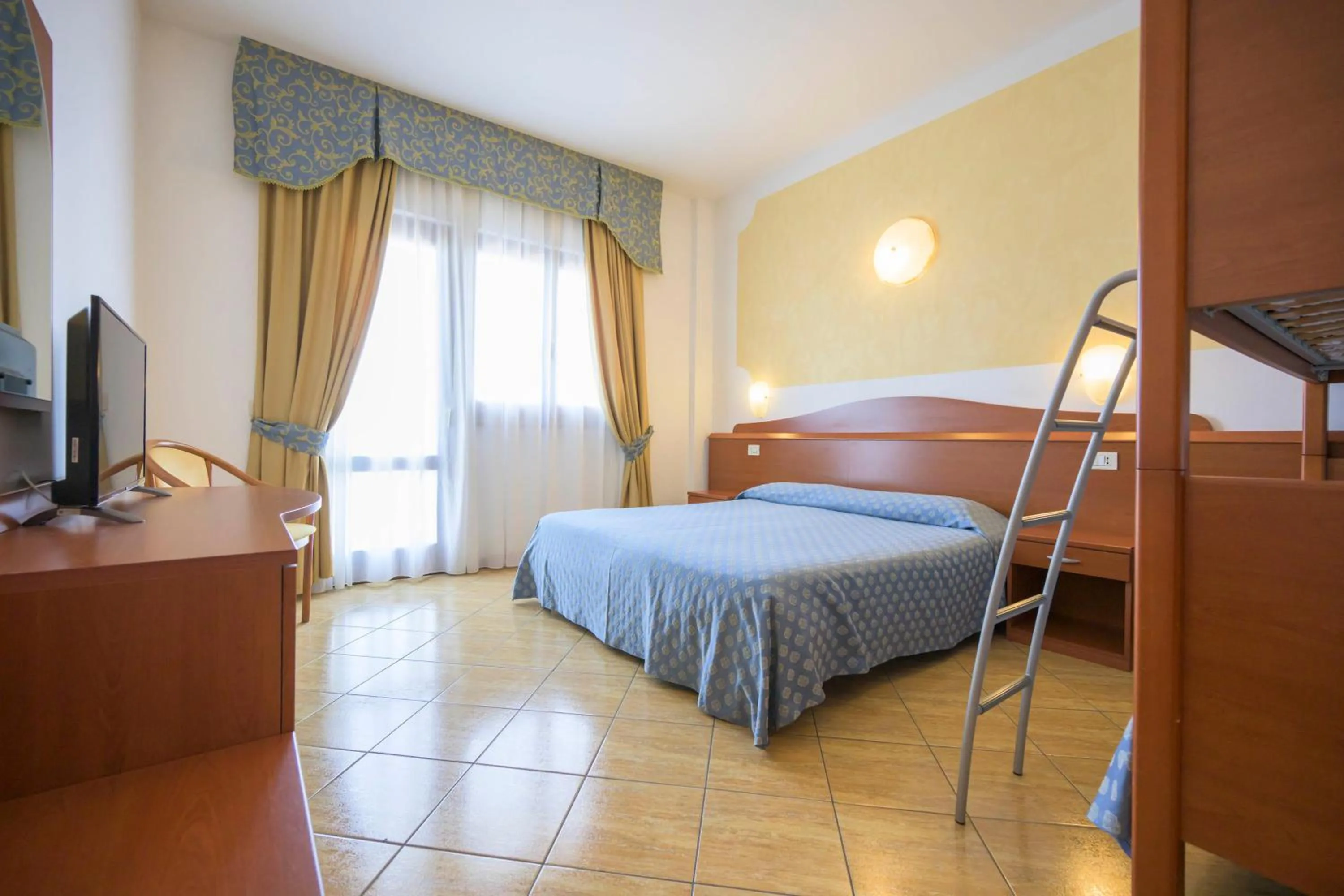 Bedroom, Bed in All Inclusive Hotel Piccolo Paradiso