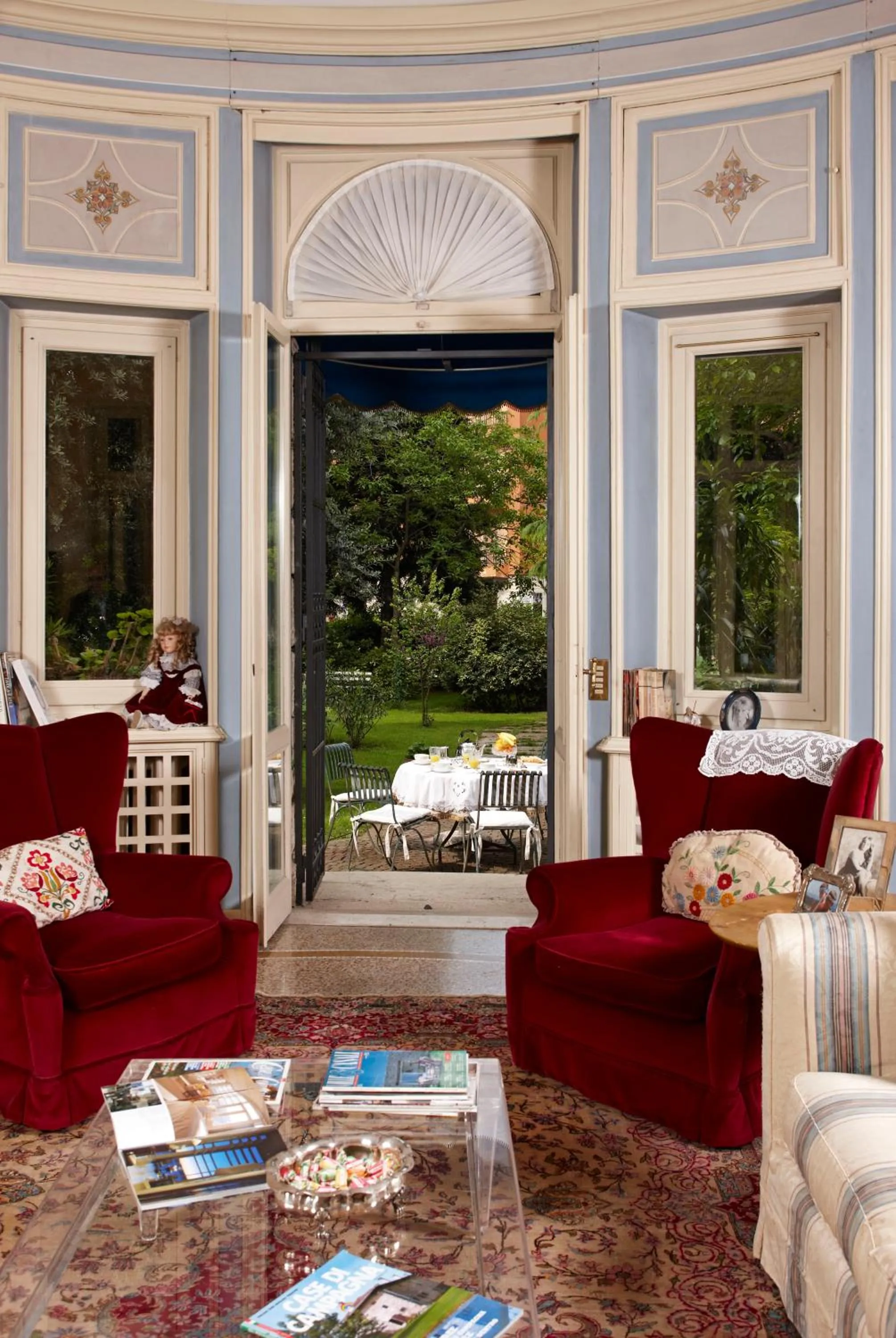 Lounge or bar in Villa V