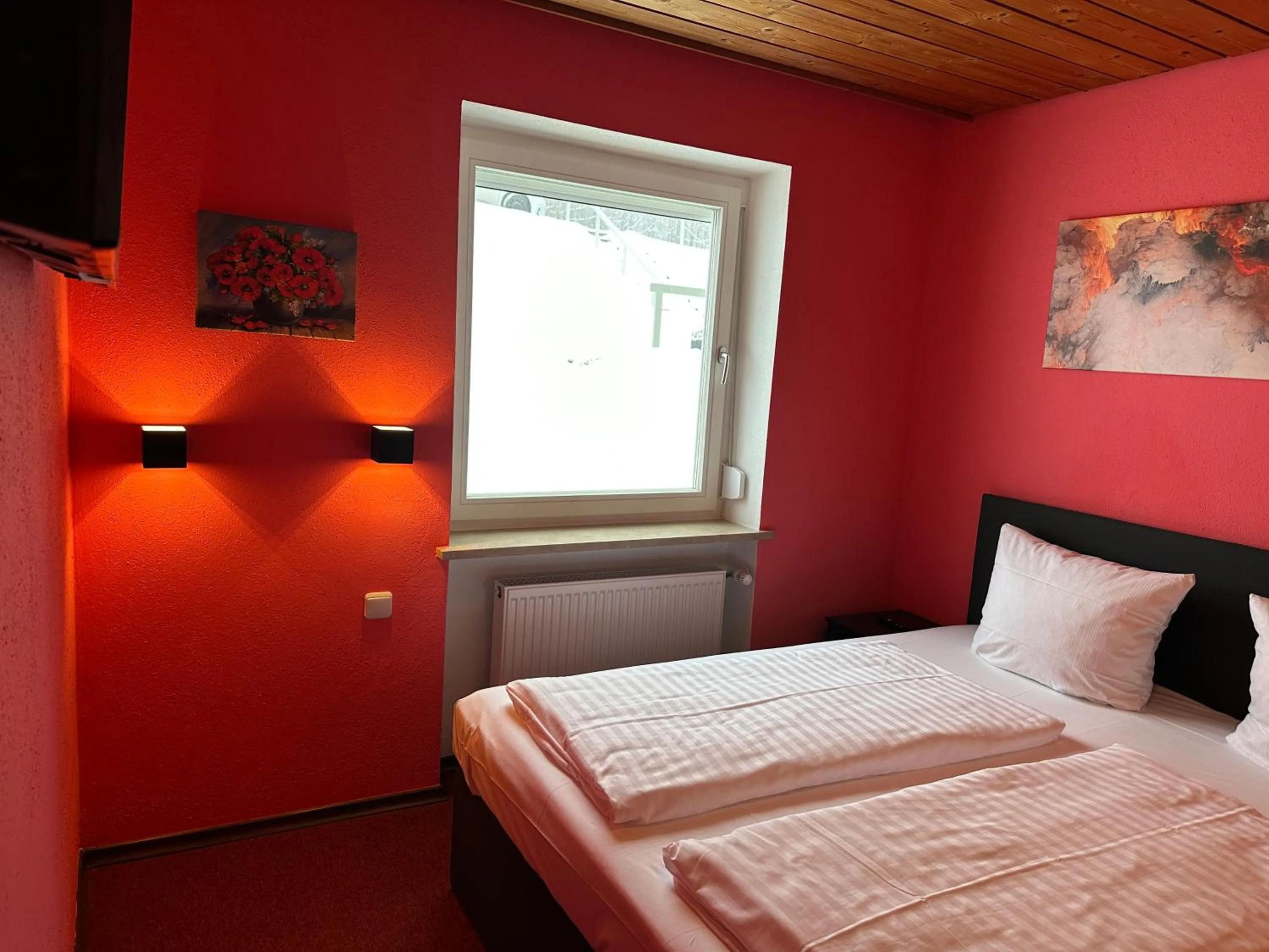 Photo of the whole room, Bed in Maiers Hotel