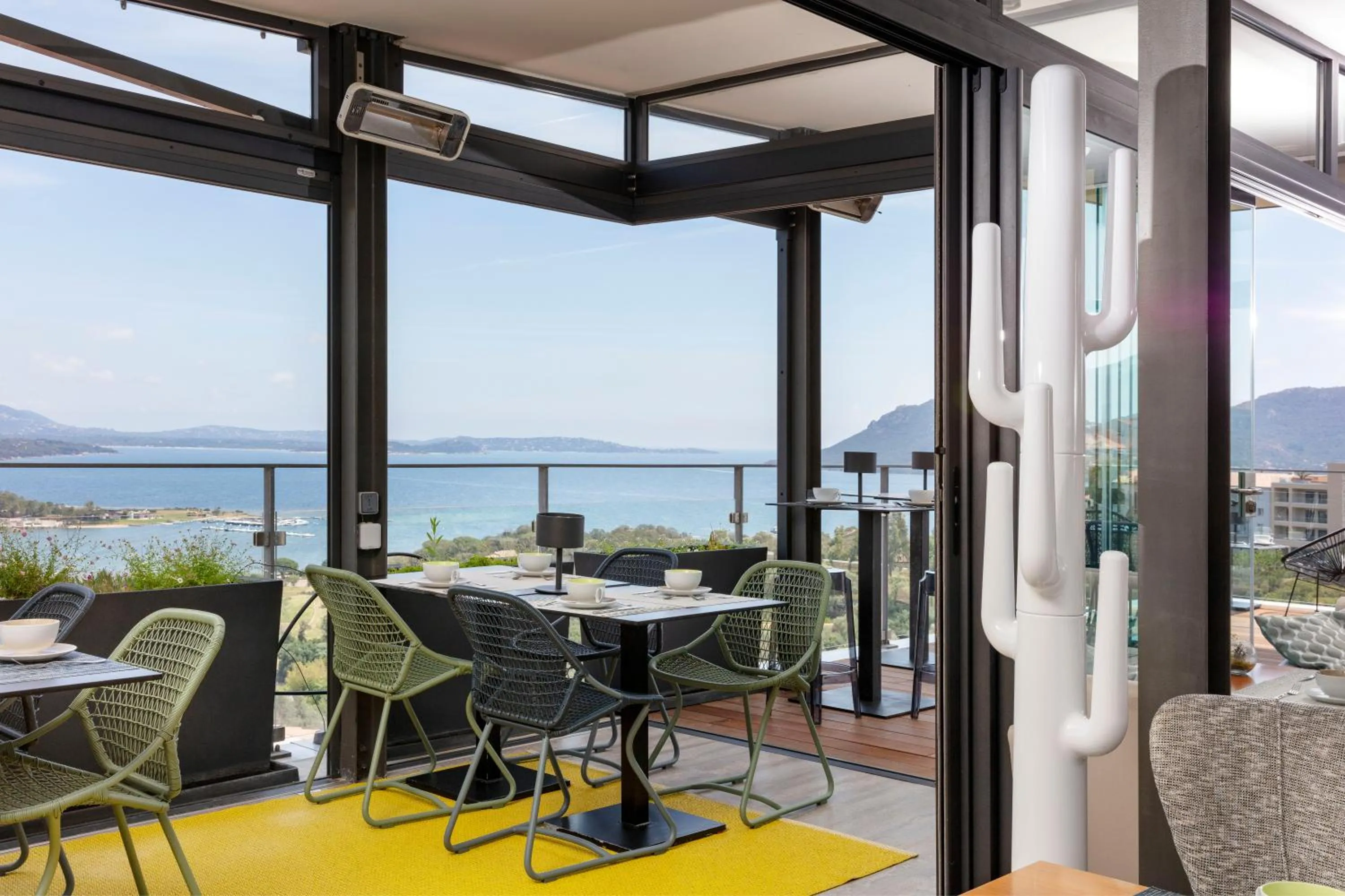 Patio in Hotel Alcyon