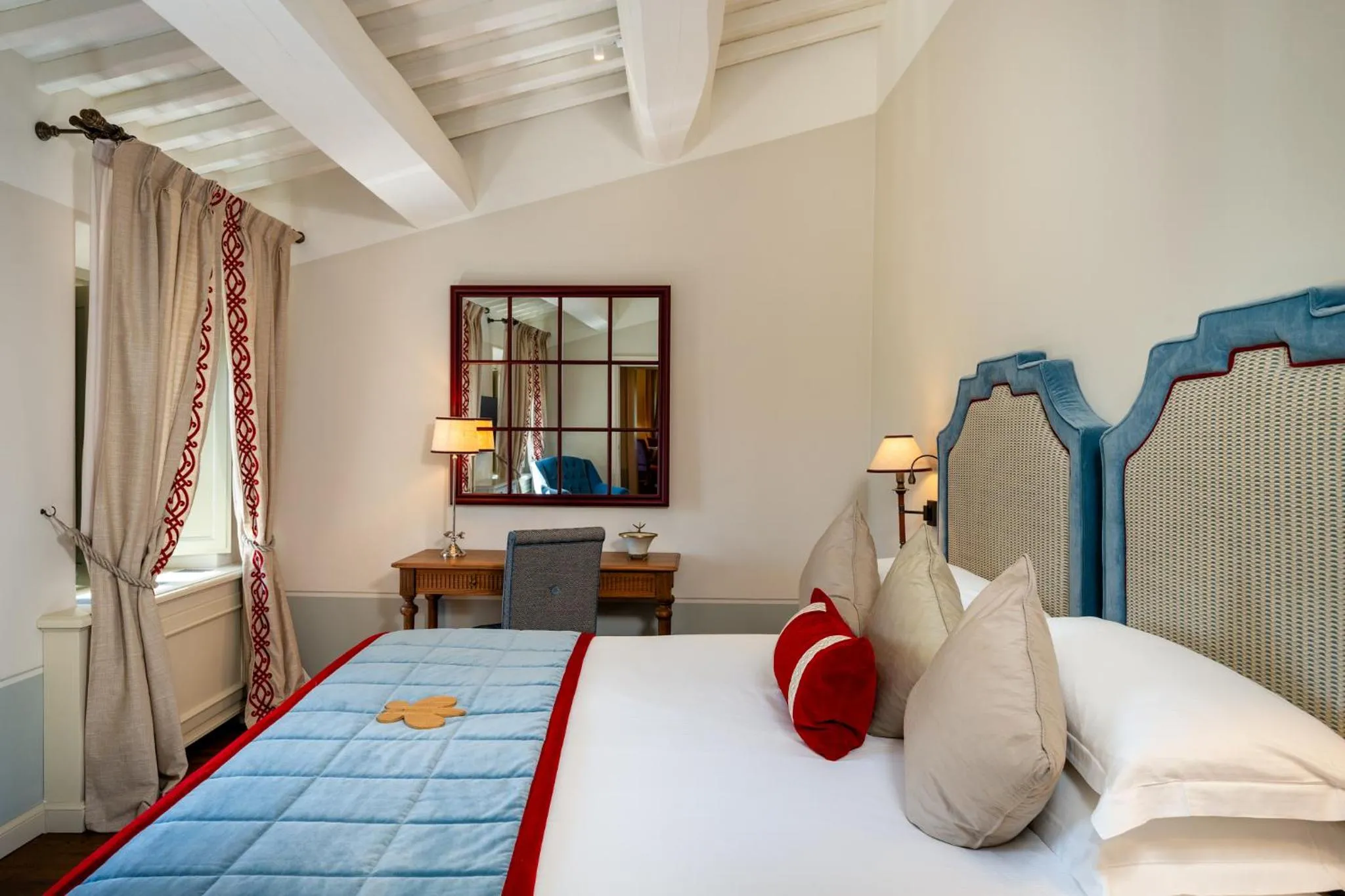 Bed in Borgo San Felice Resort