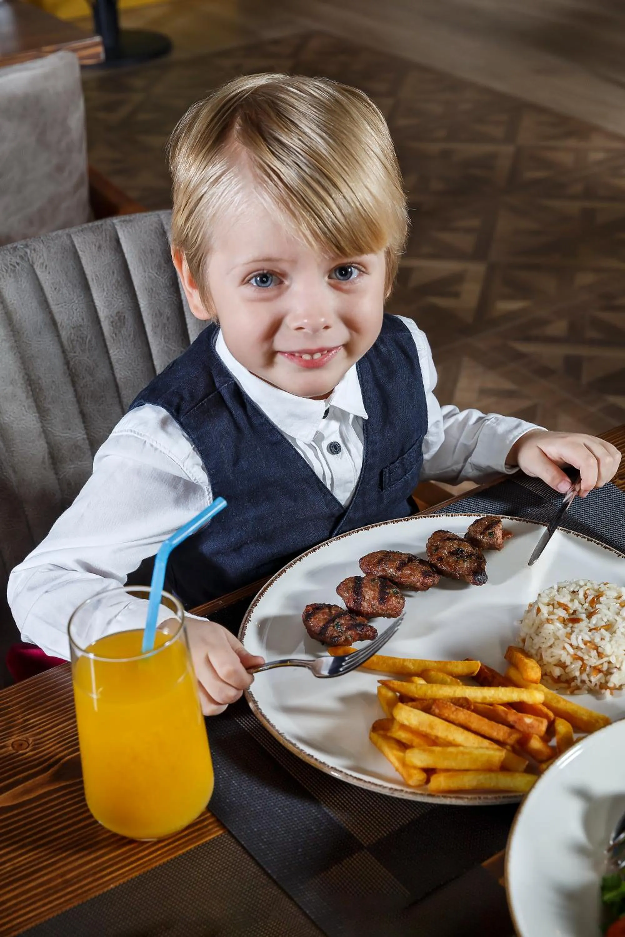 Restaurant/places to eat in Optimum Luxury Hotel&Spa