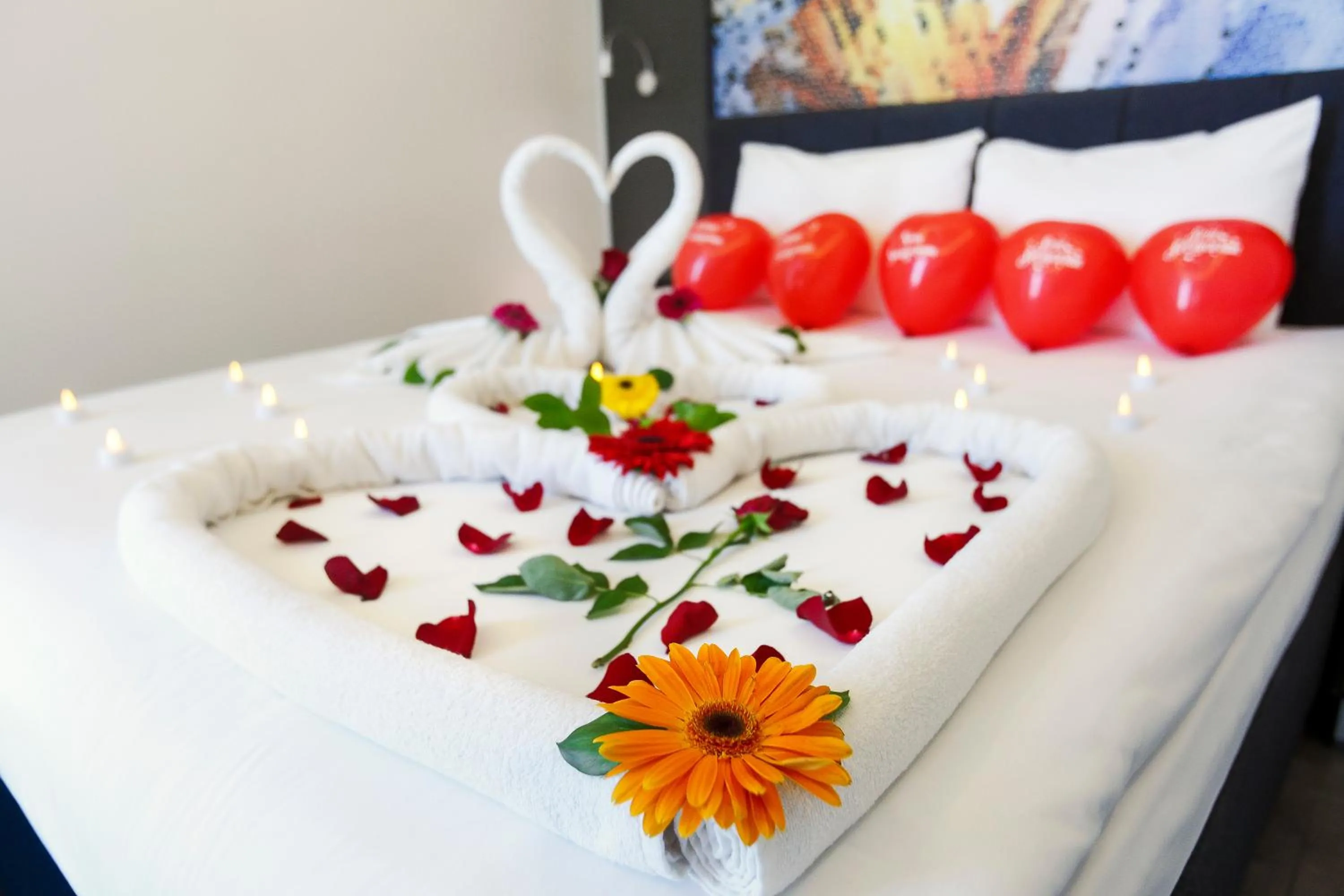 Bed in Optimum Luxury Hotel&Spa