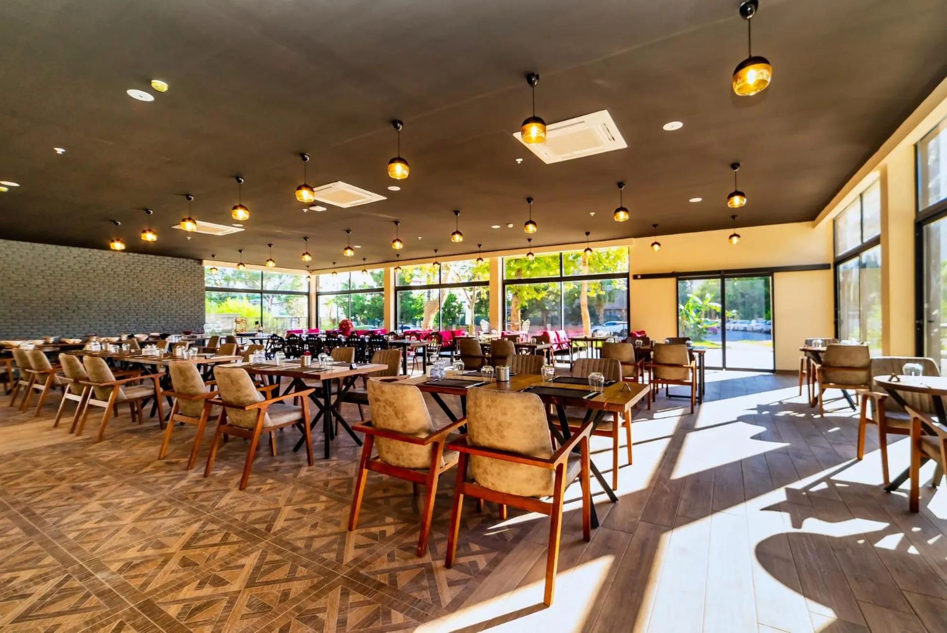 Restaurant/places to eat in Optimum Luxury Hotel&Spa