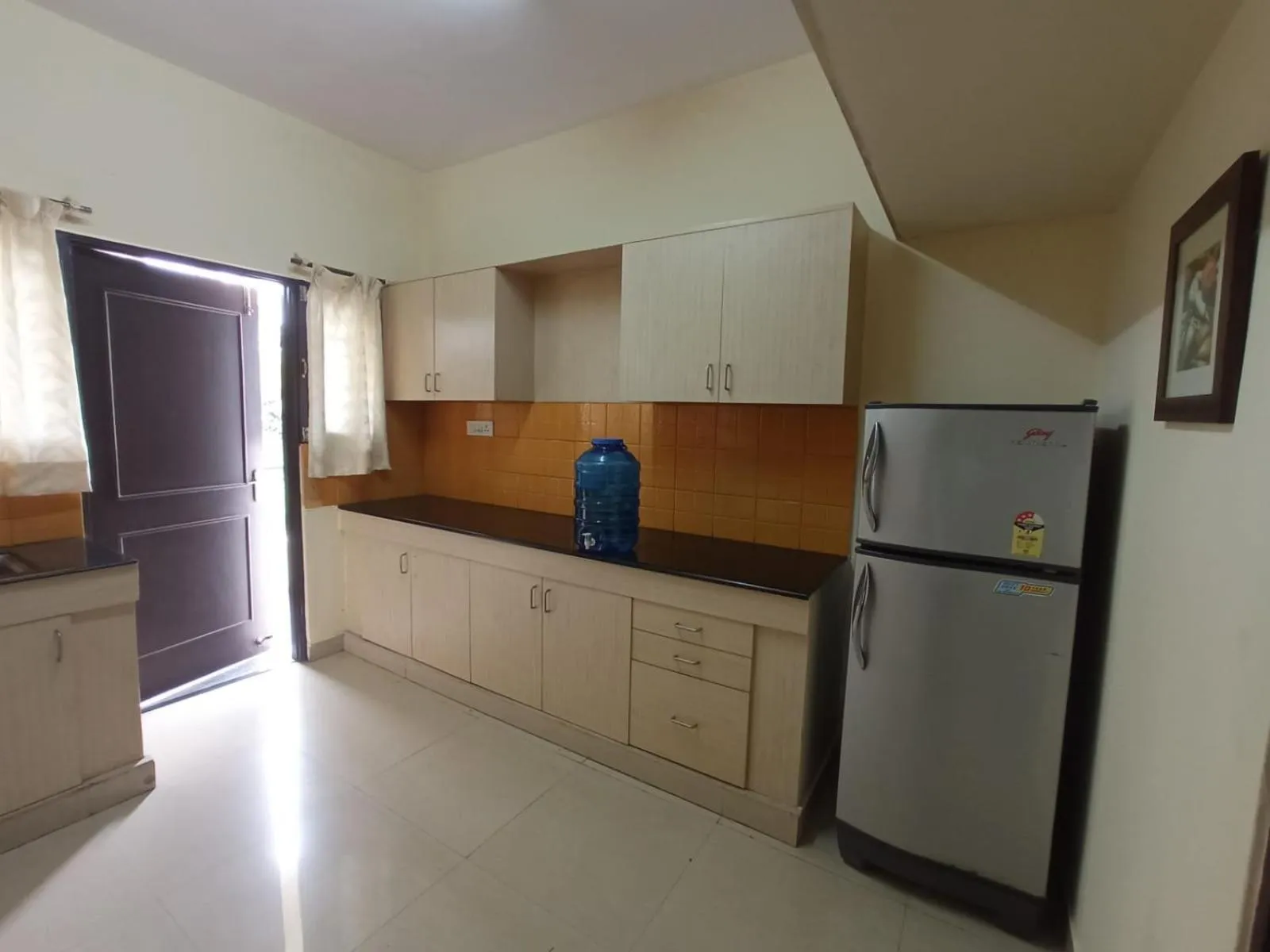 kitchen in Regal Business Suites