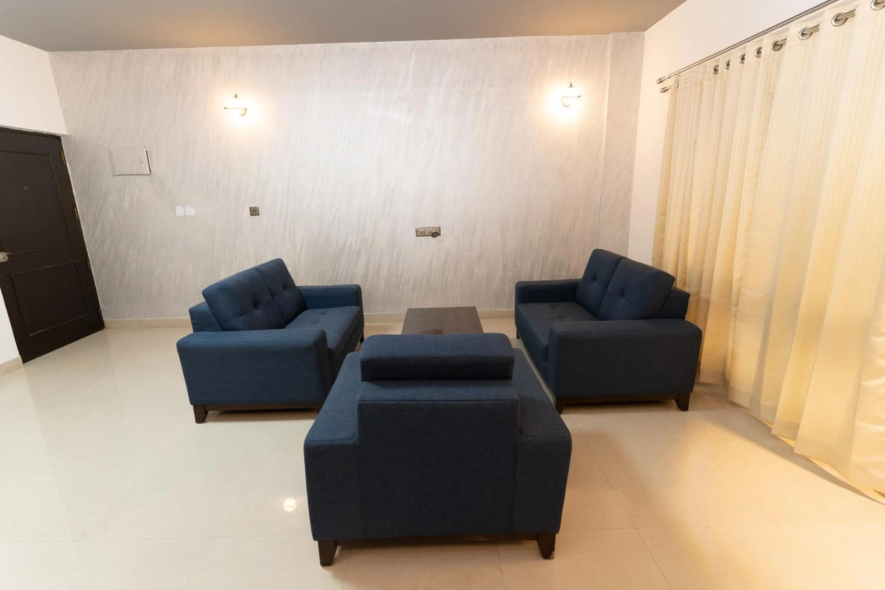 Living room in Regal Business Suites