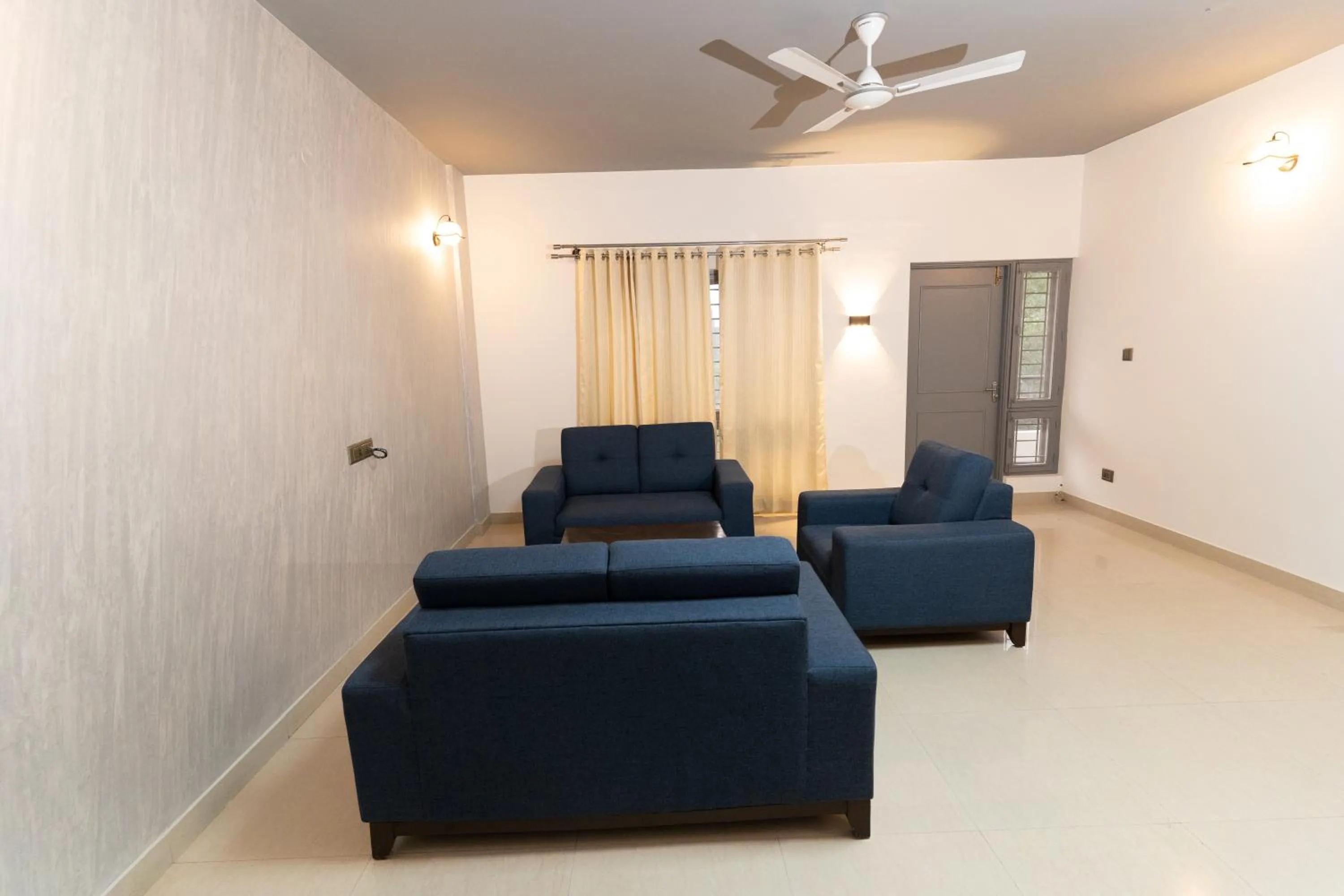 Living room in Regal Business Suites