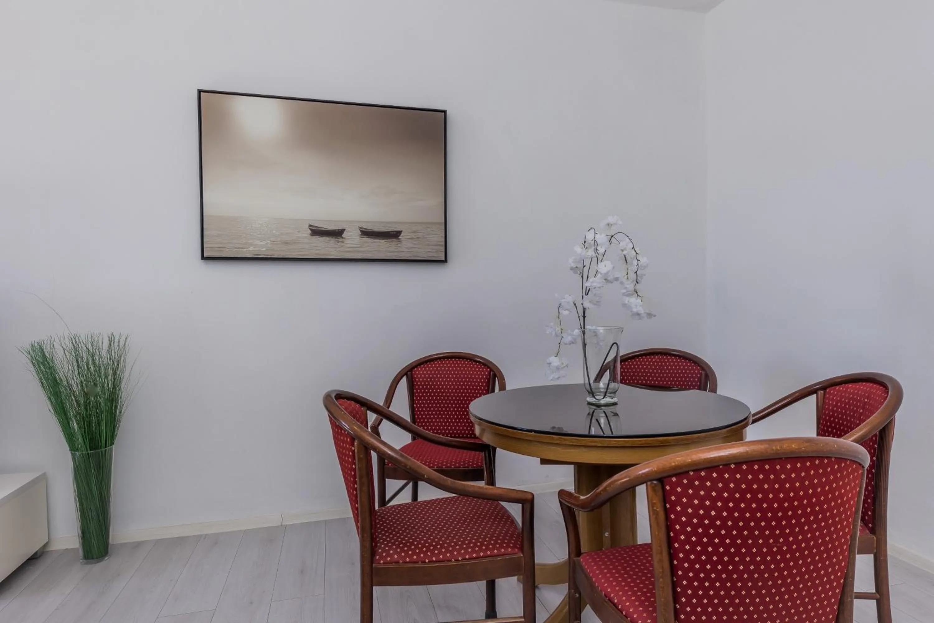 A1 - spacious apt on the seafront with terrace