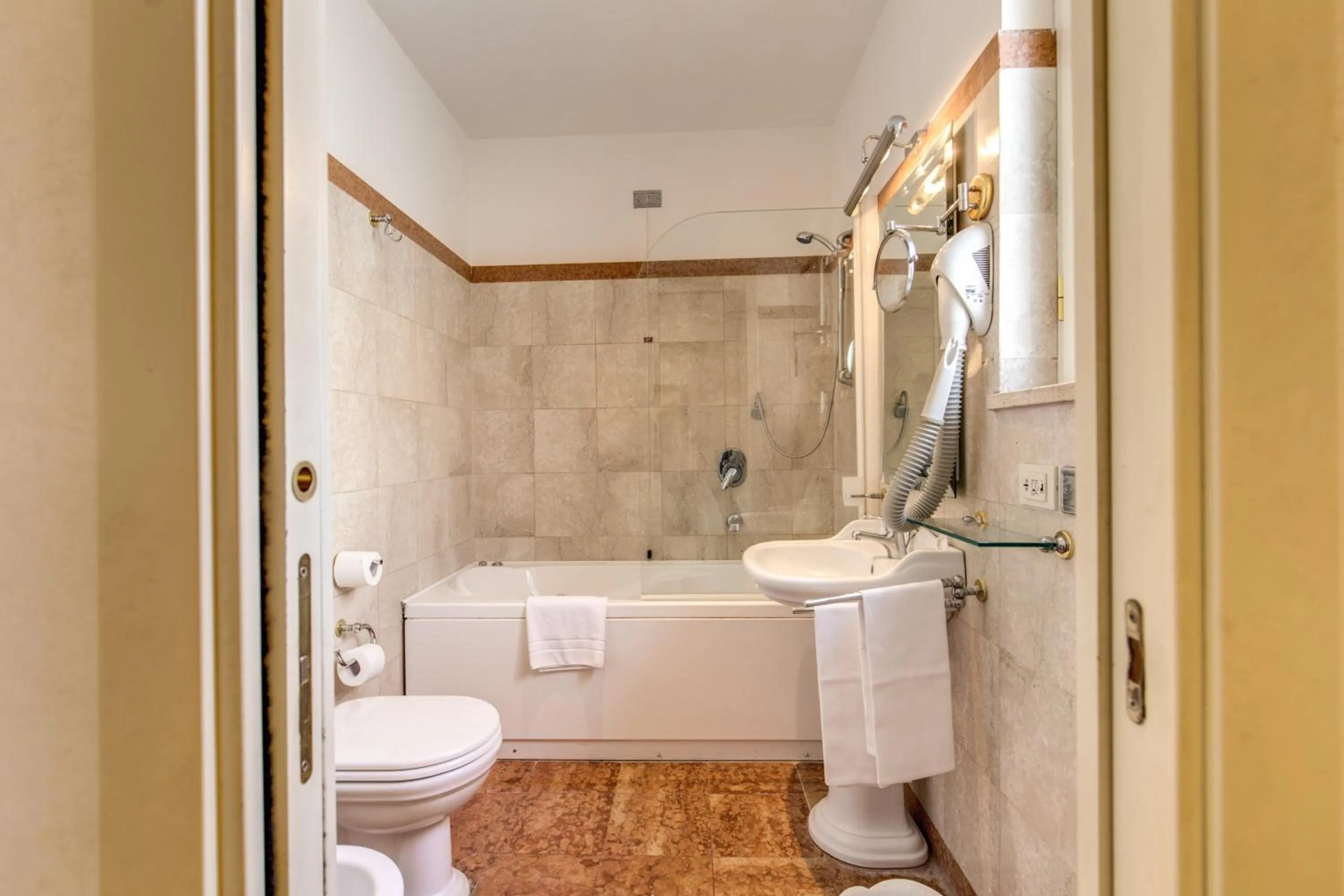 Bathroom in Hotel Cinquantatre