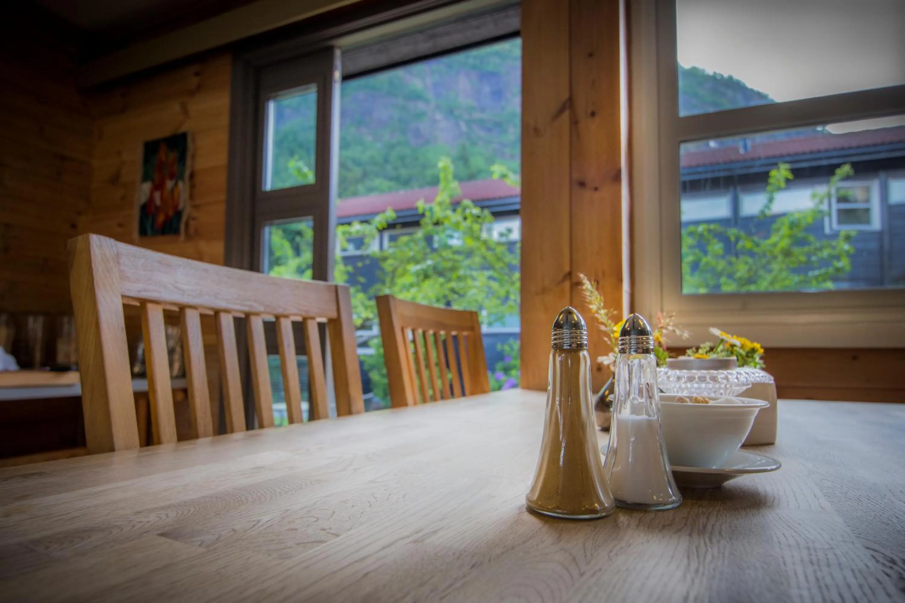 Restaurant/places to eat in Gaupnetunet Hotell og Hytter